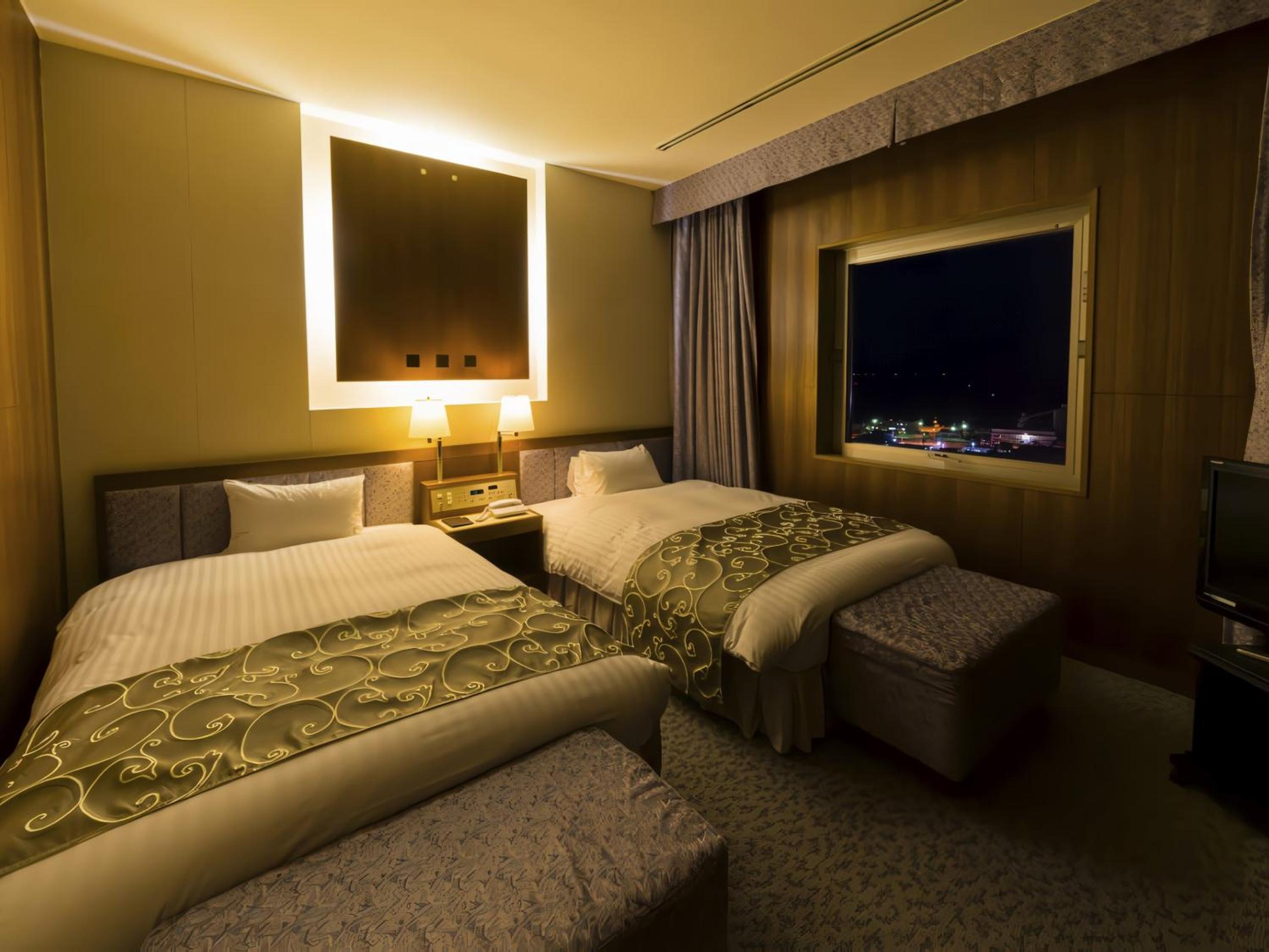 Deluxe Suite - Non-Smoking