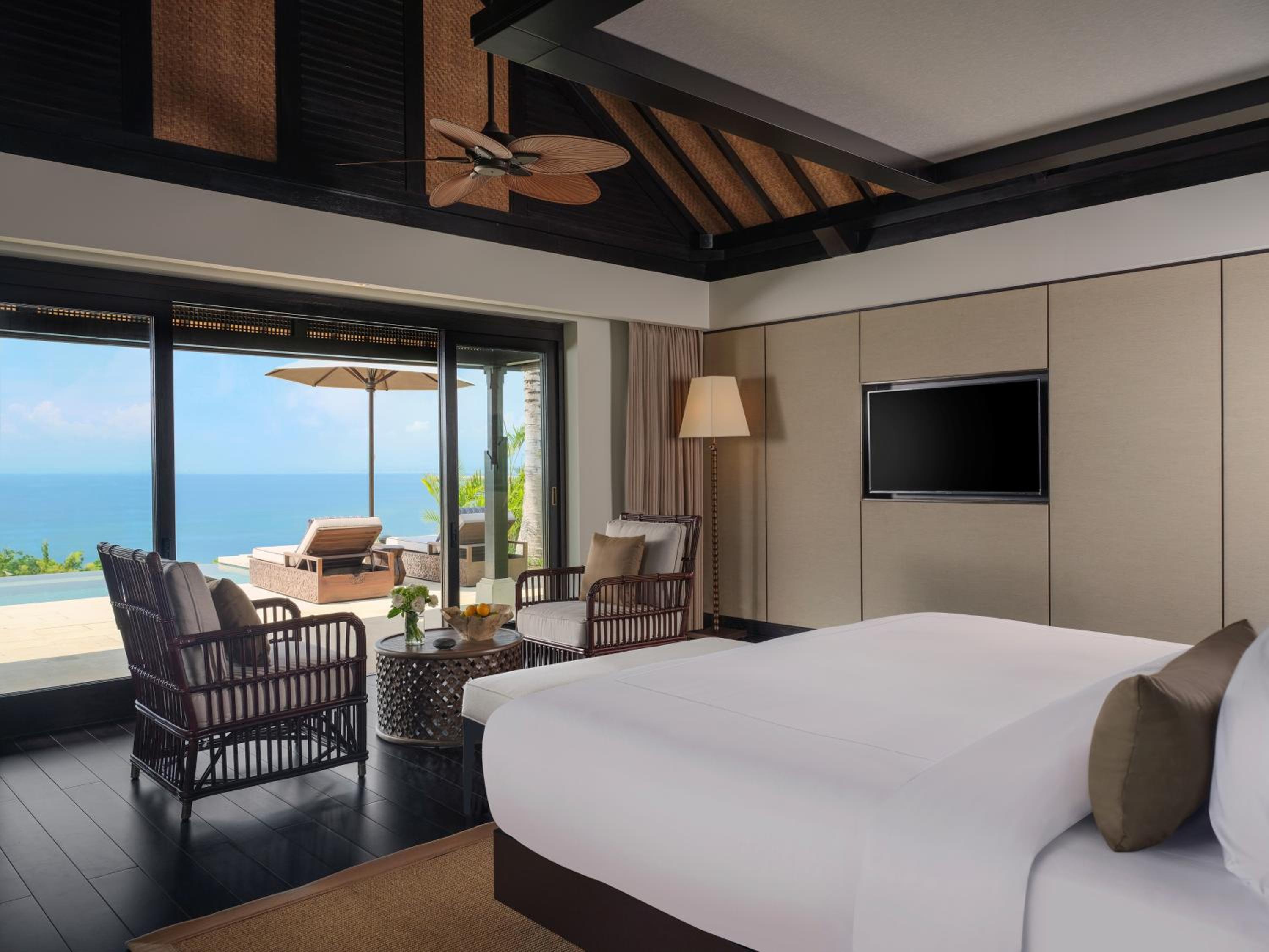 Hilltop One Bedroom Pool Villa with Free Resort Benefit and Complimentary Round-Trip Airport Transfer - Photo 5