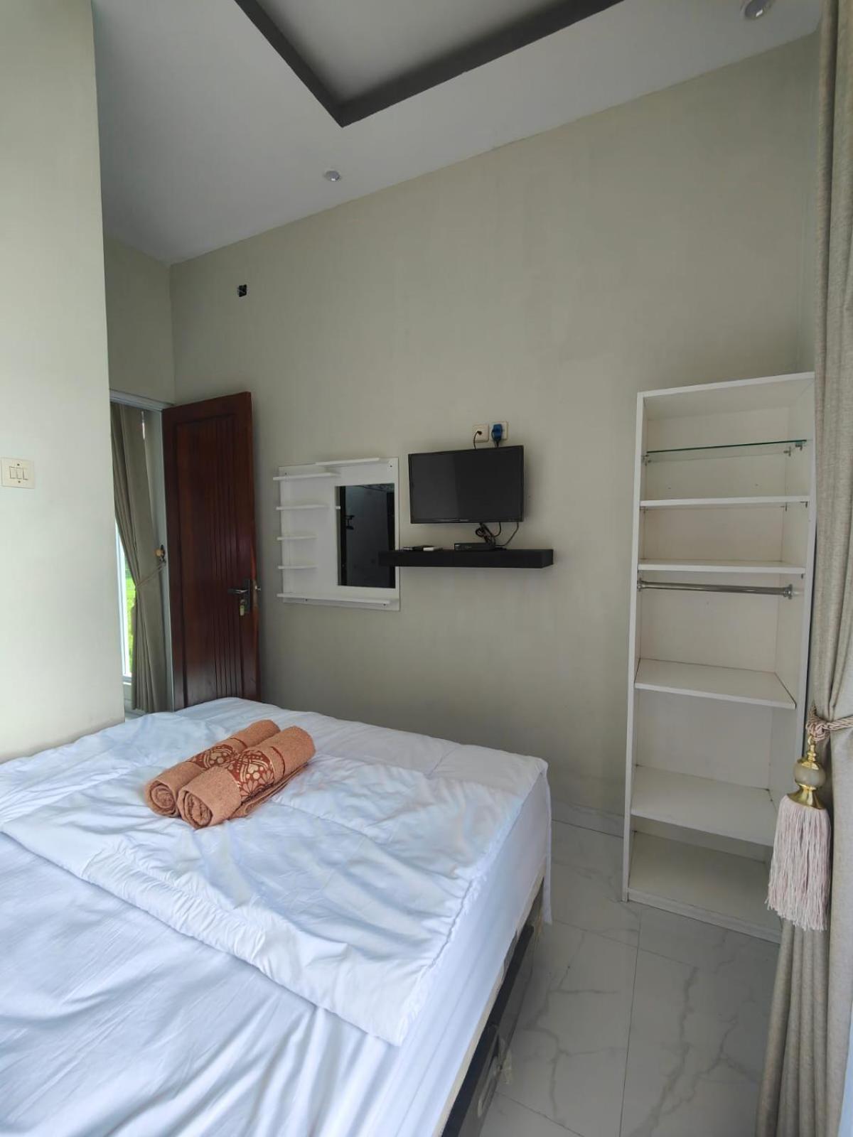 Budget Double Room photo 1