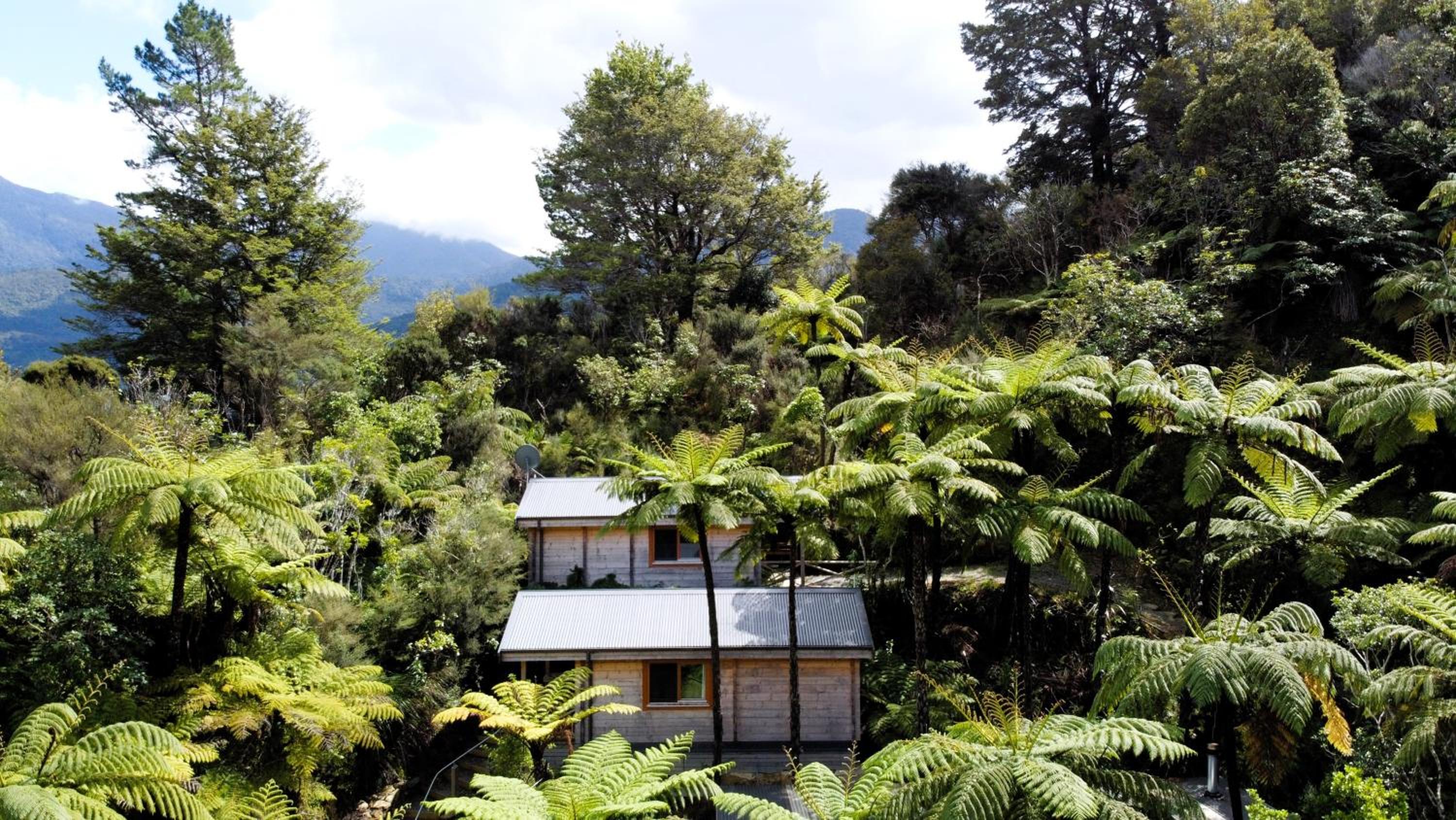 Deluxe Double or Twin Room with Garden View photo 2