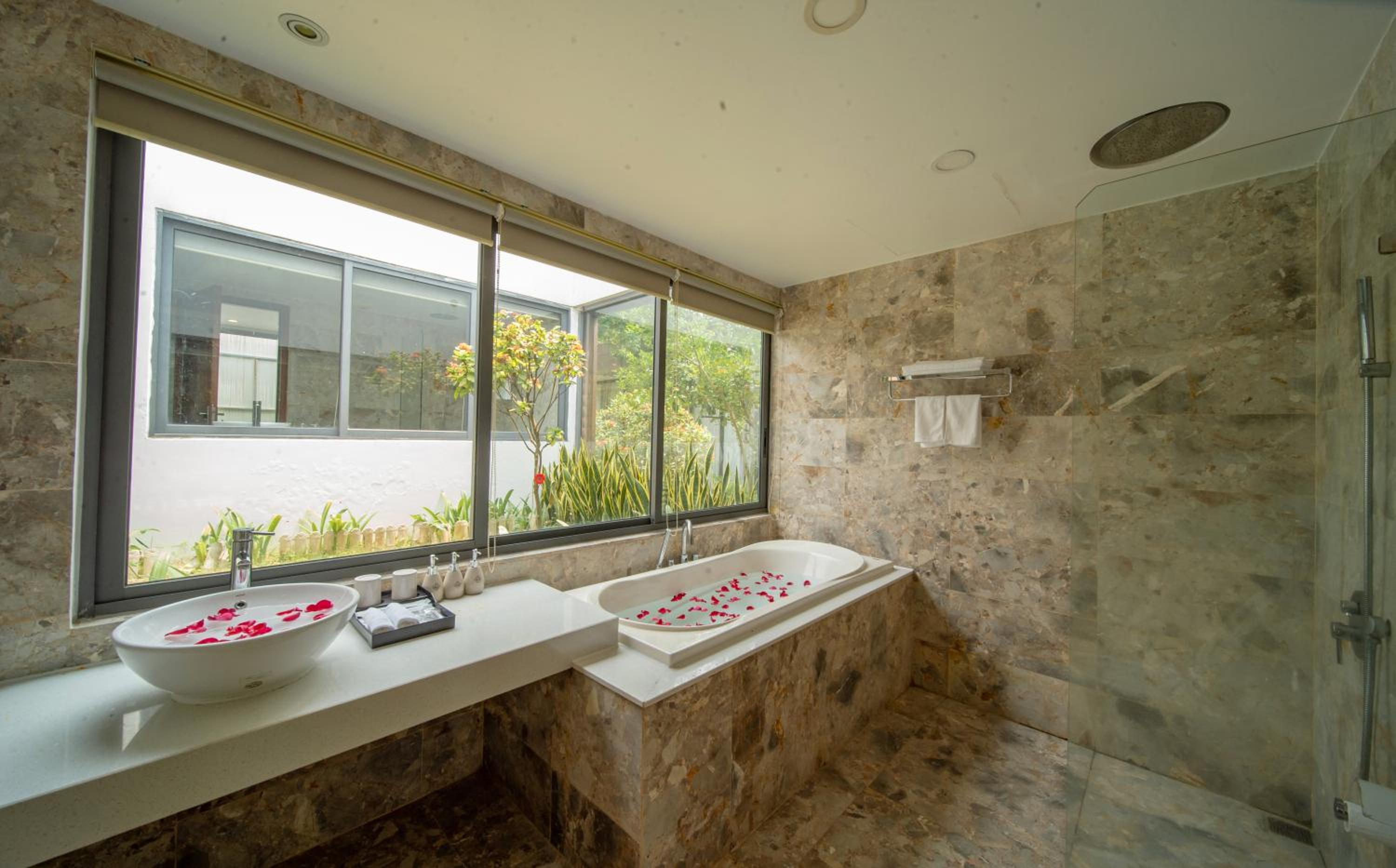 Three-Bedroom Villa - Photo 8