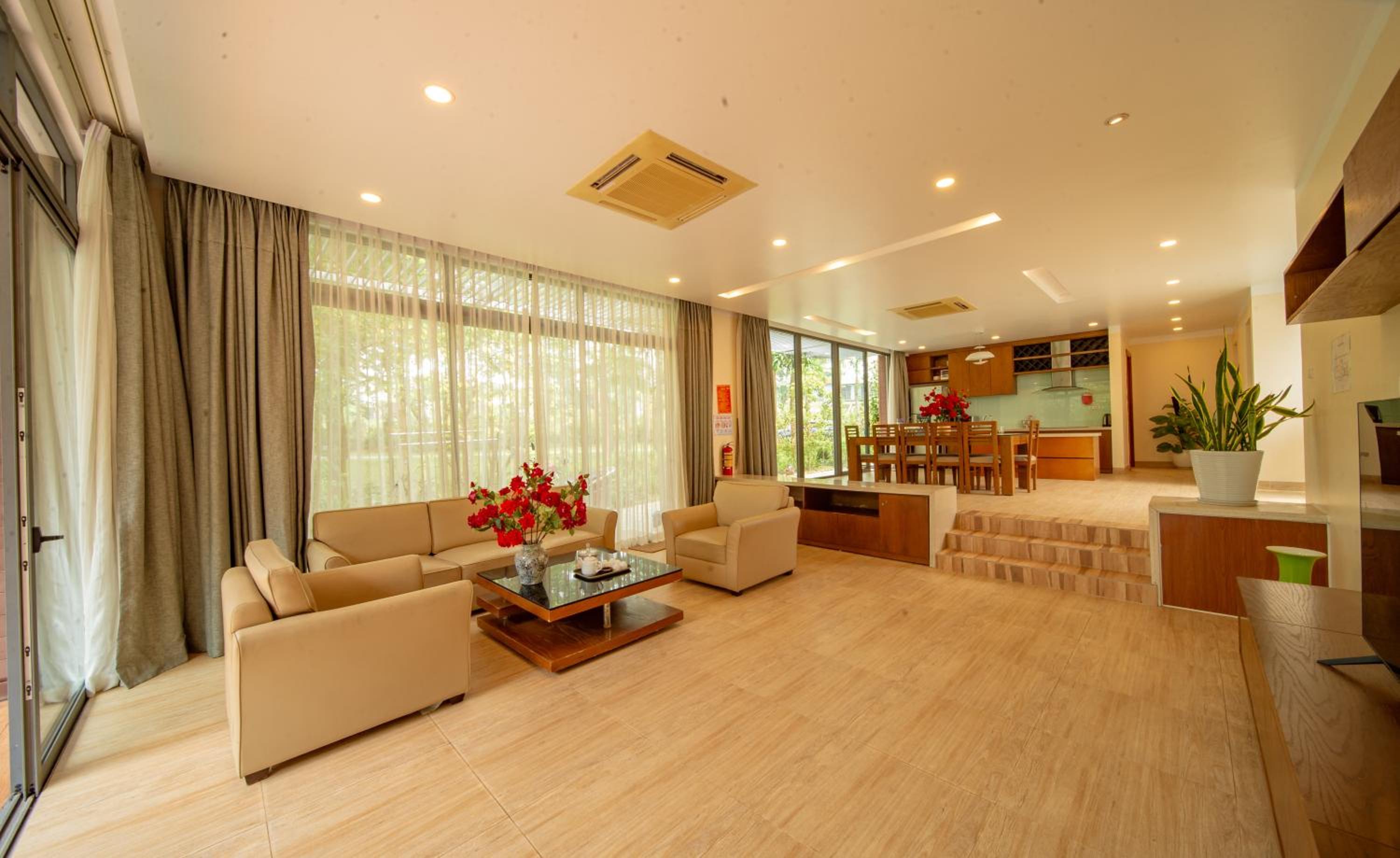Three-Bedroom Villa - Photo 1