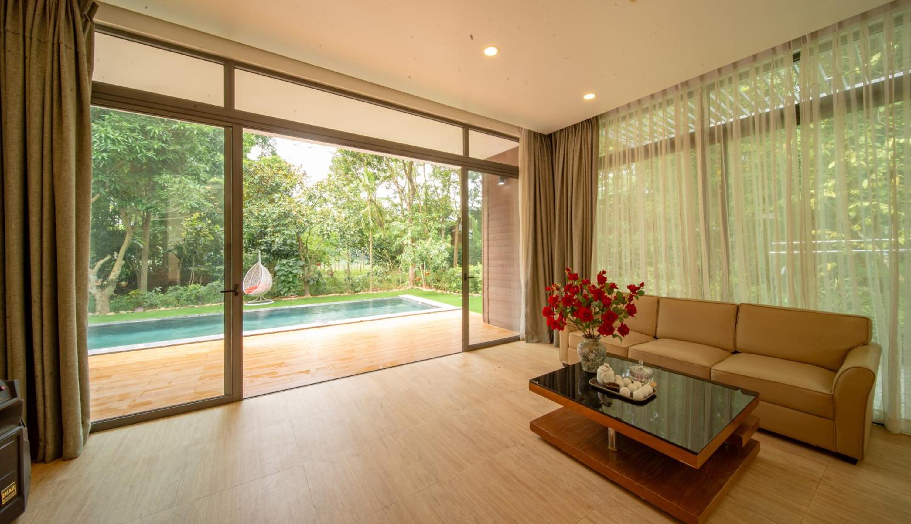 Three-Bedroom Villa - Photo 5
