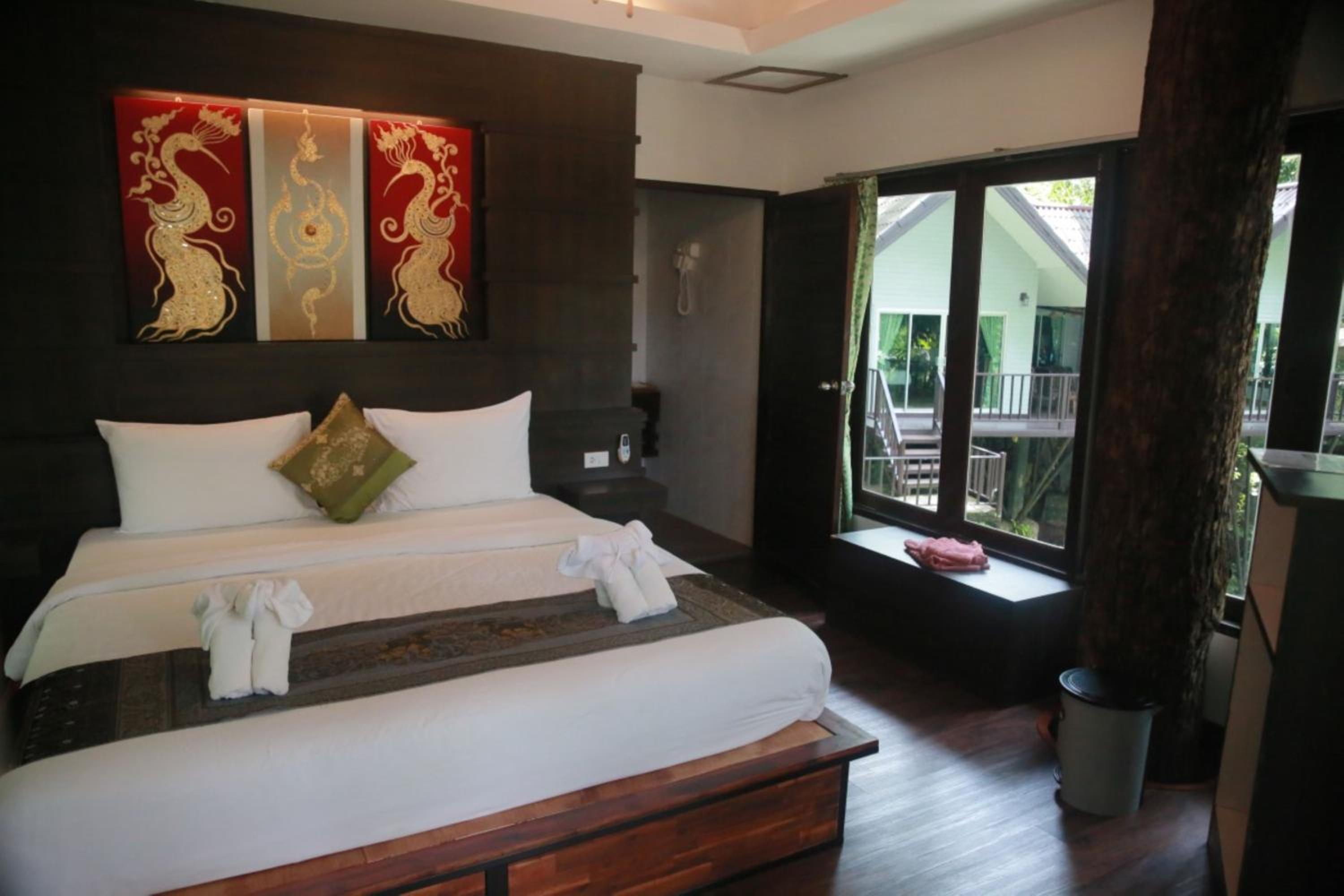Flora Bungalow