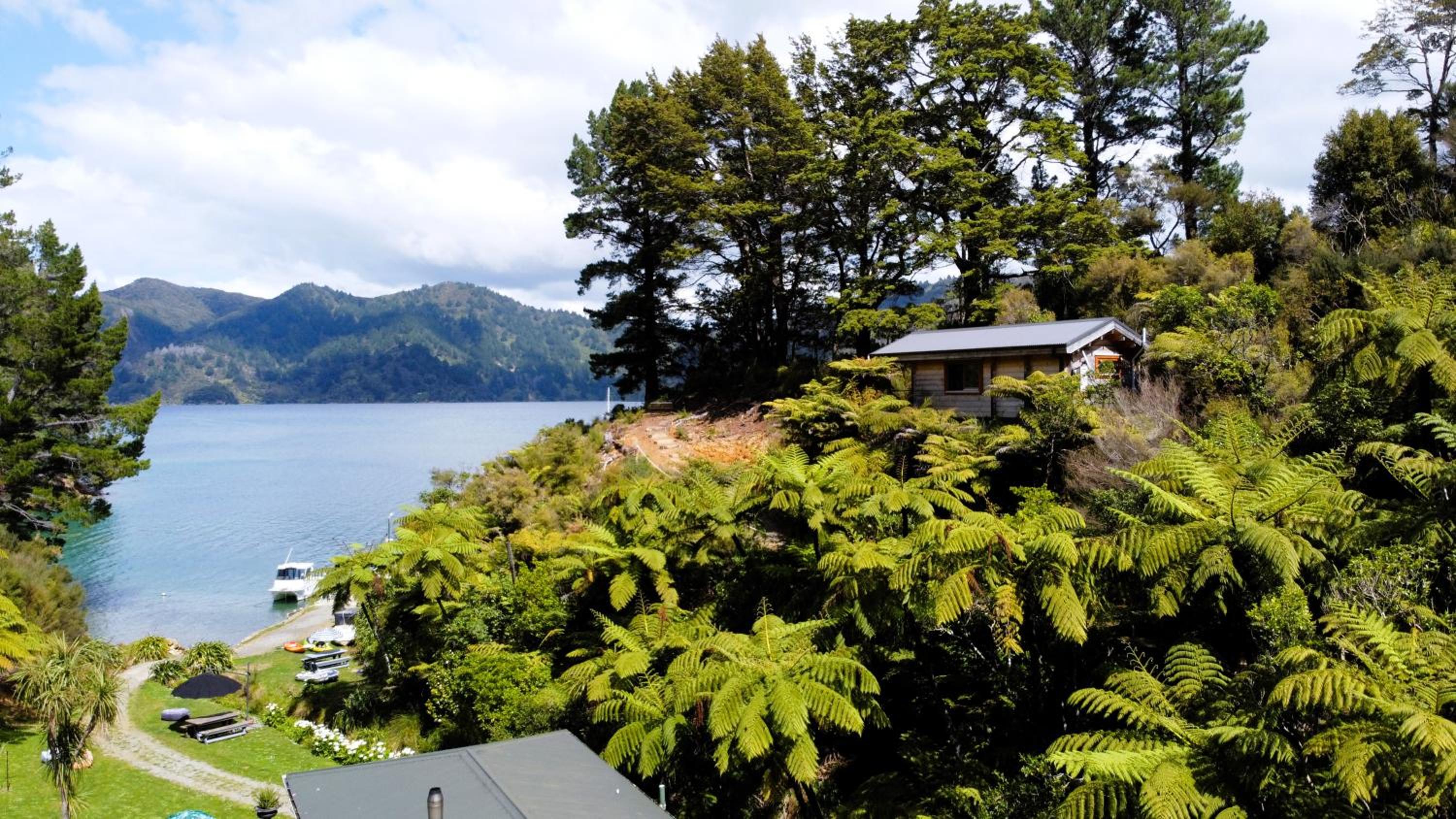 Deluxe Double or Twin Room with Sea View photo 3