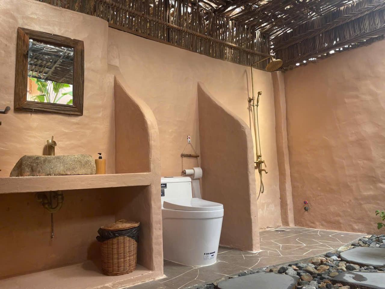 Bungalow with Garden View - Photo 10