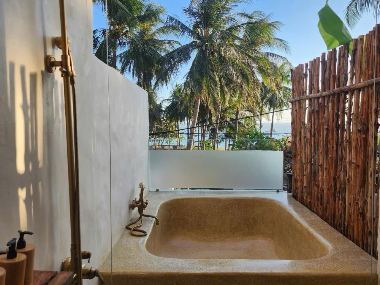 Double Room with Spa Bath photo 3