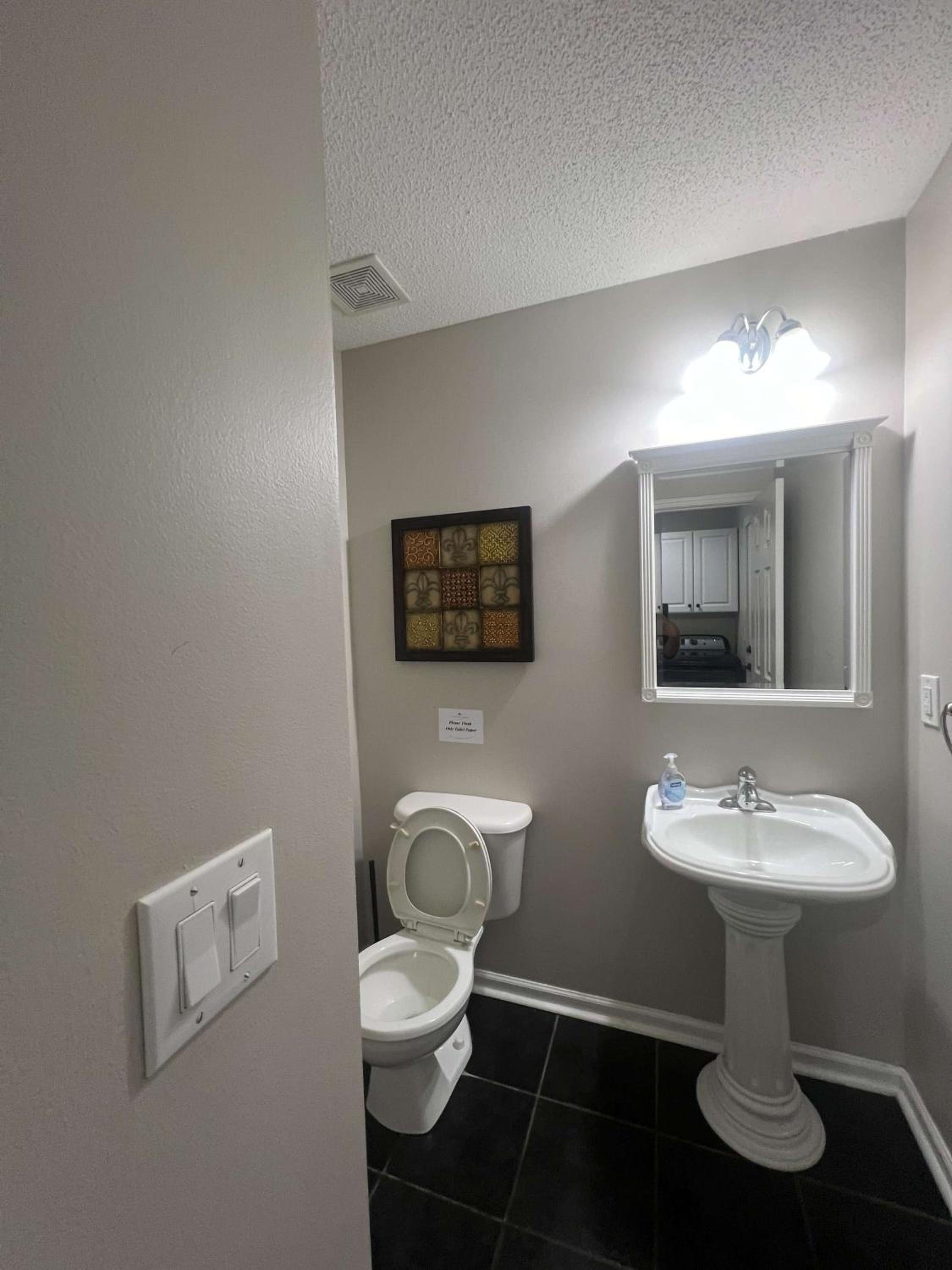 Family Room - Photo 20