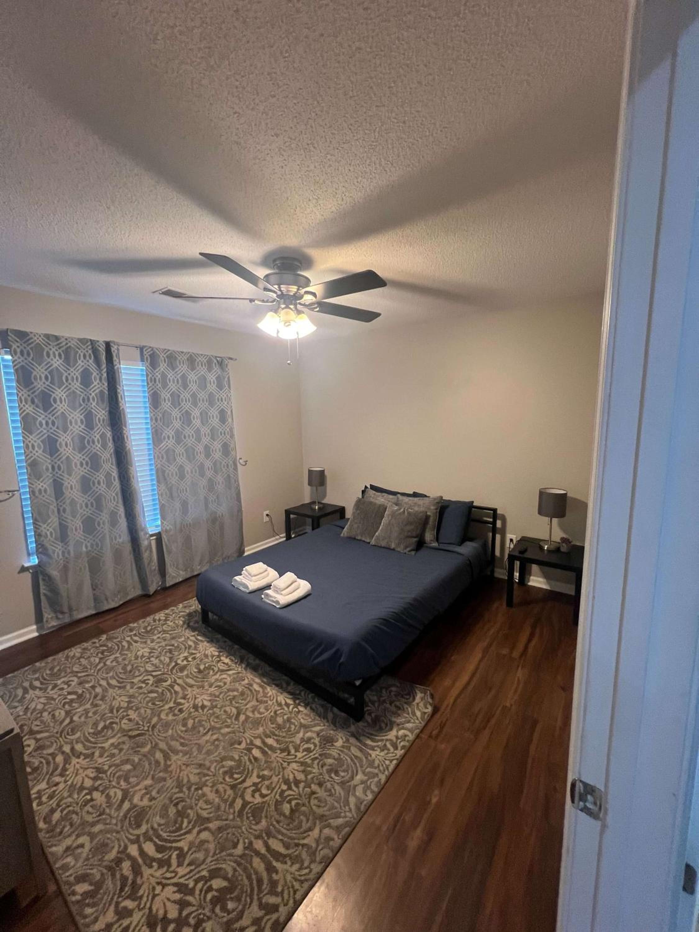 Family Room - Photo 18
