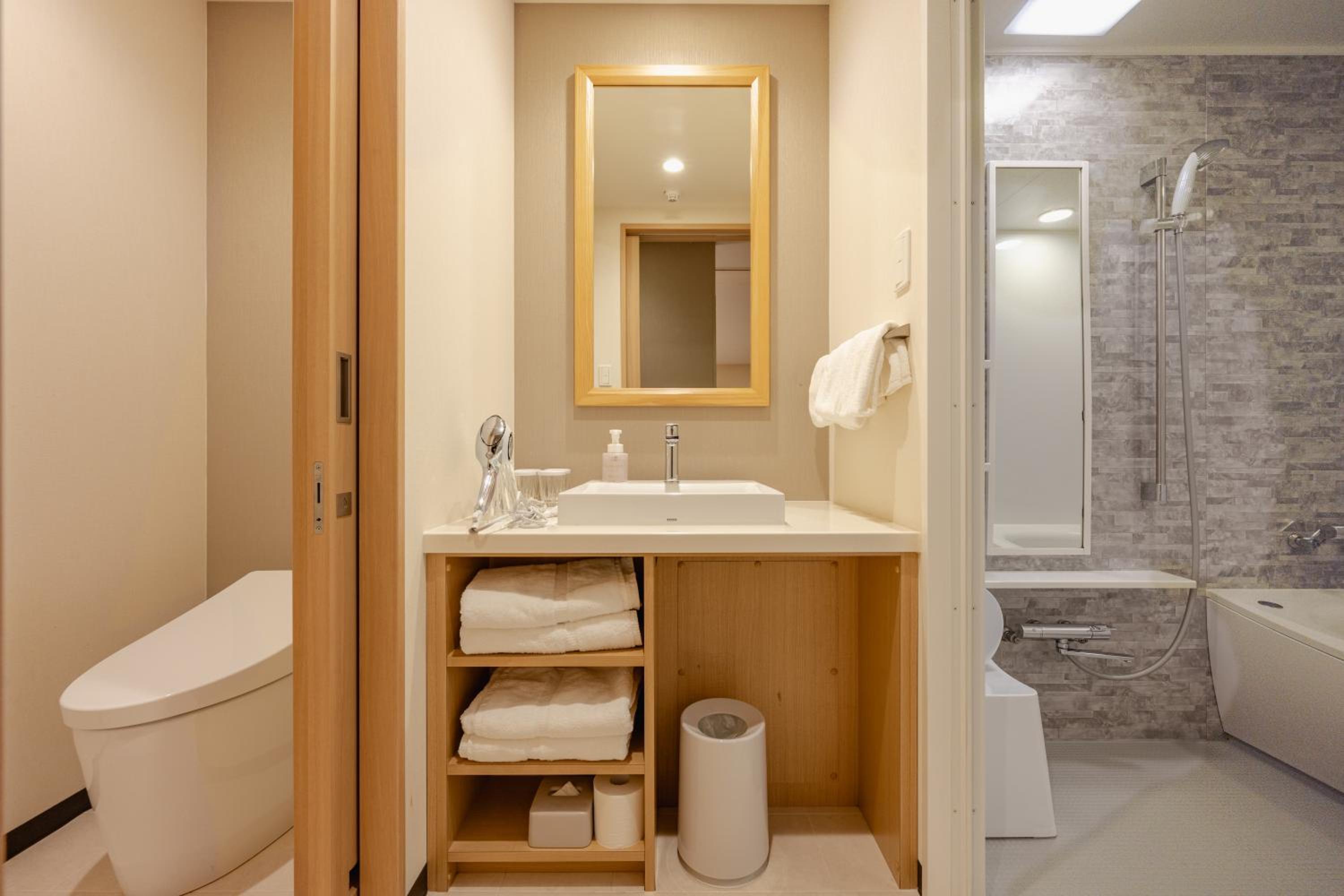Grace Twin Room with No Window - Semi Basement - Non-Smoking