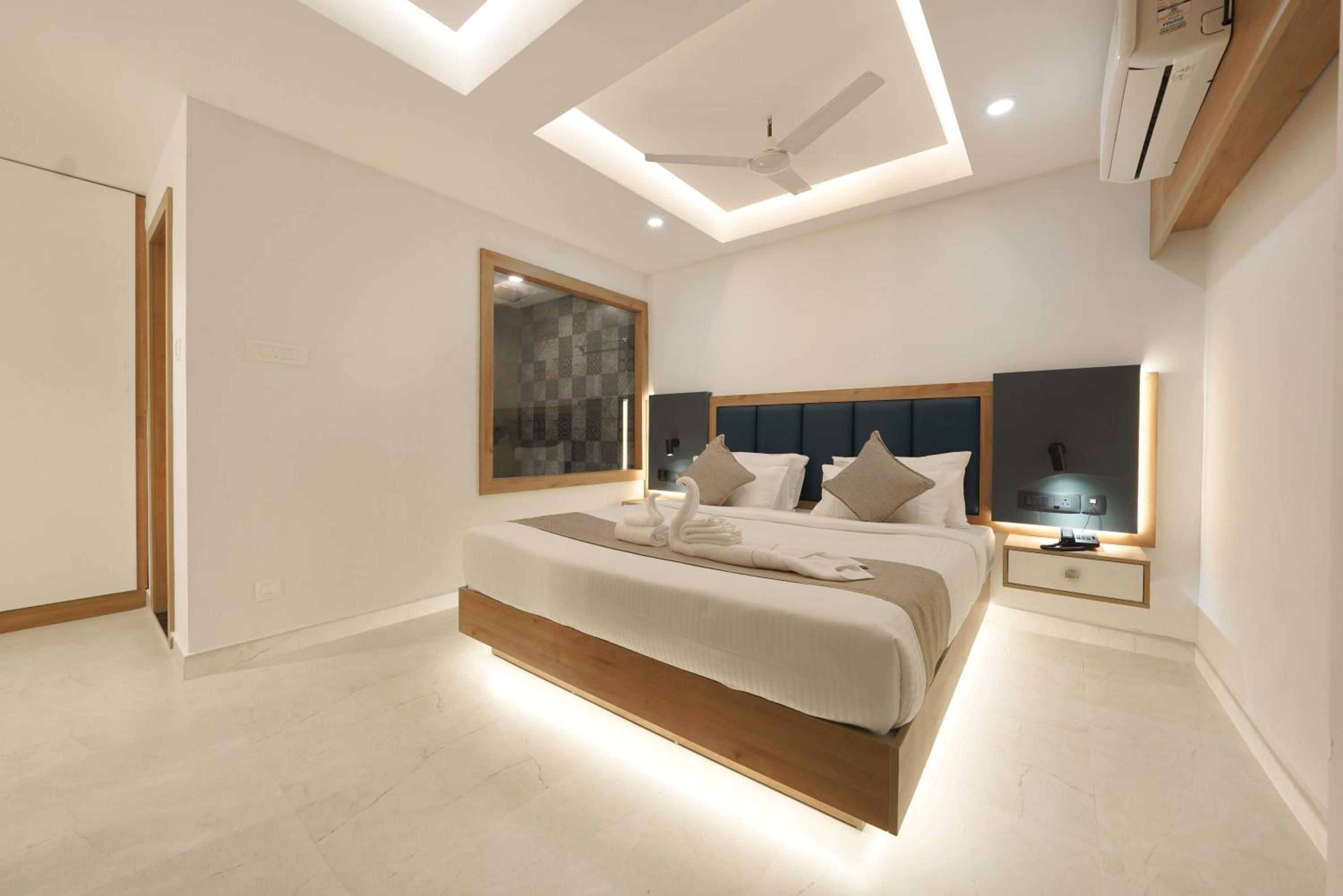 Suite - Photo 6
