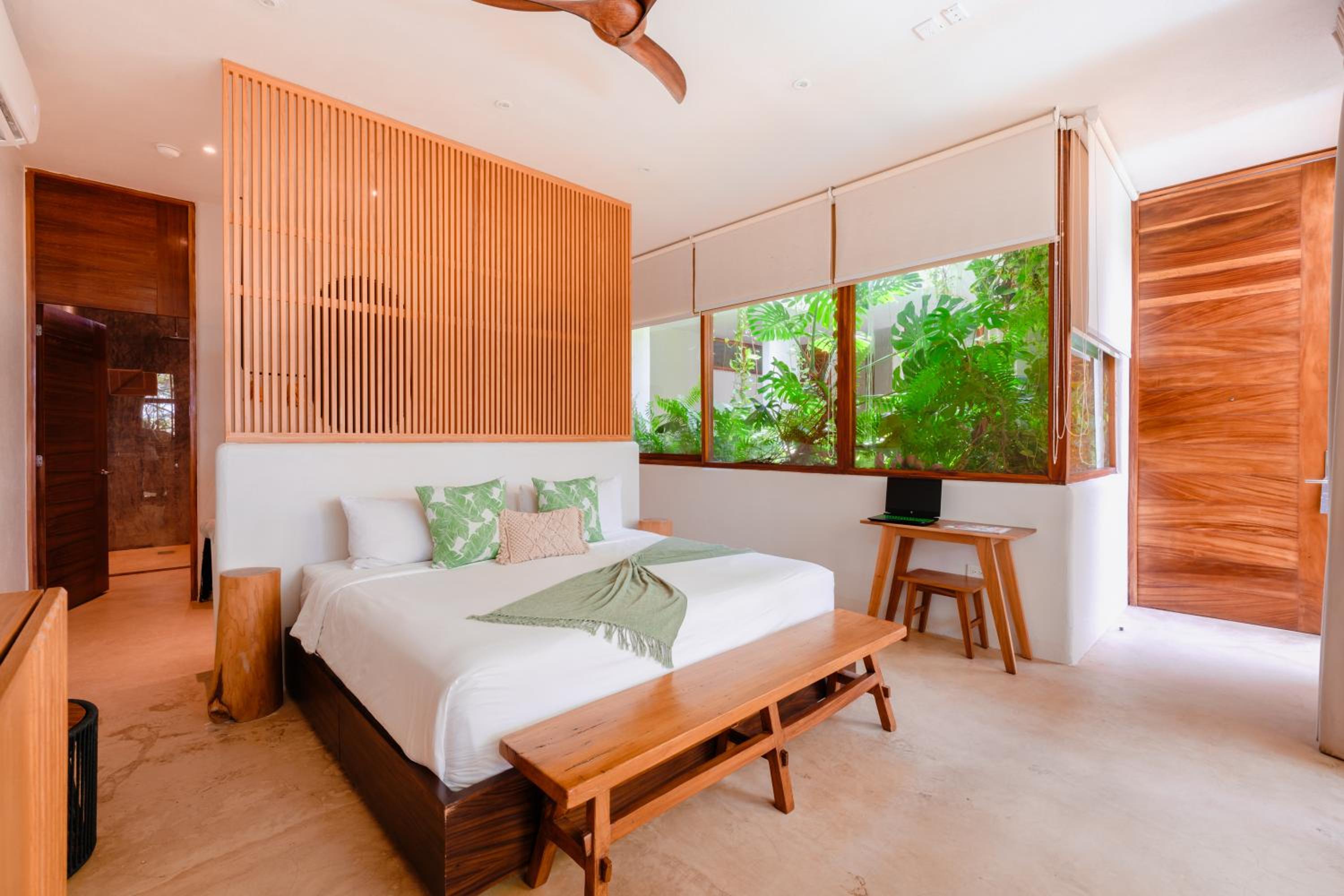 Suite with Terrace - Photo 17