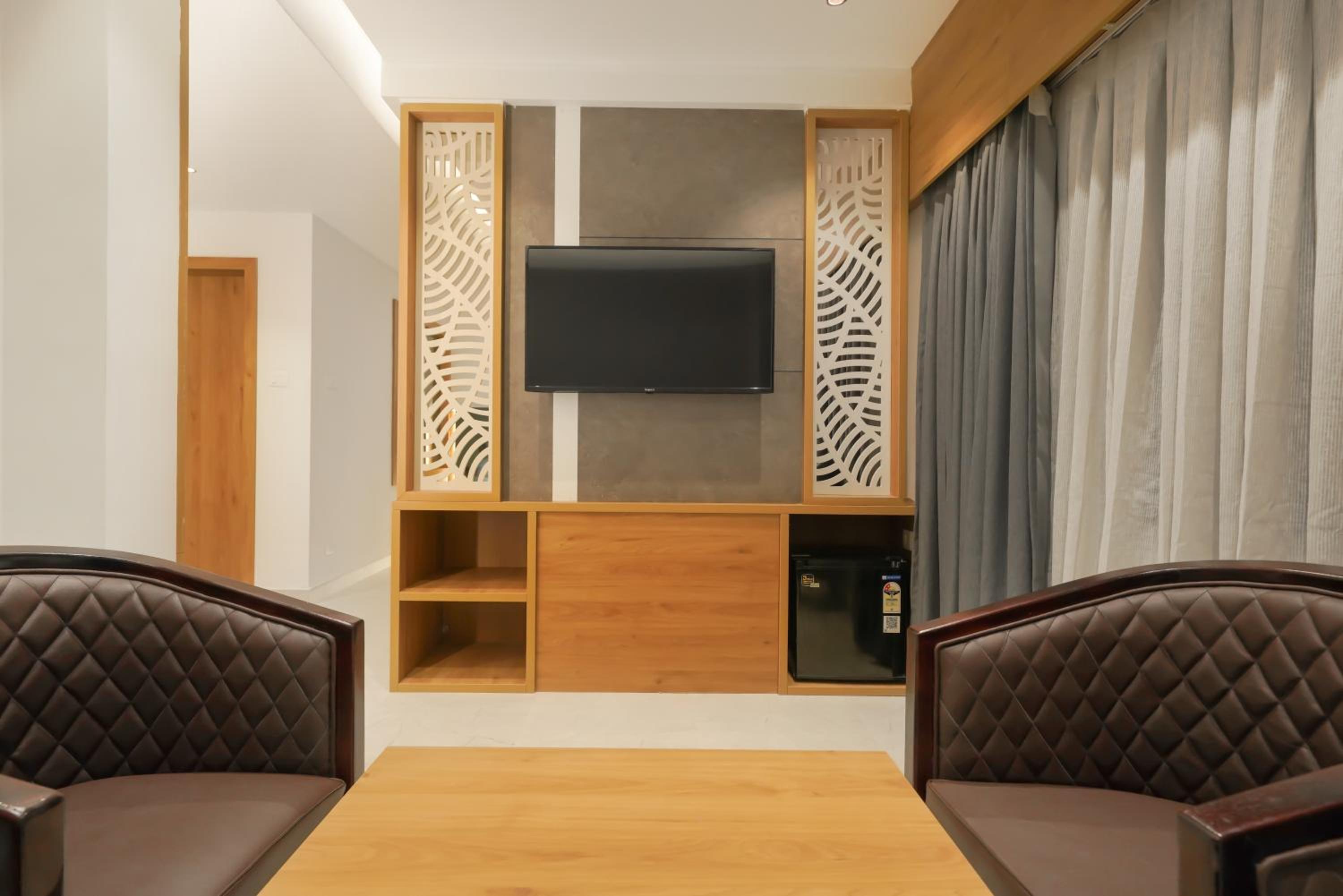 Suite - Photo 3