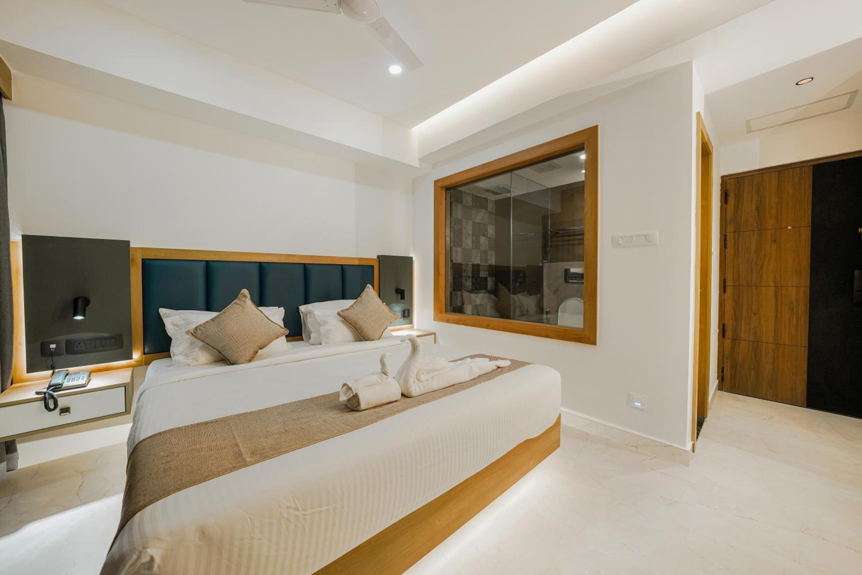 Deluxe Room - Photo 4