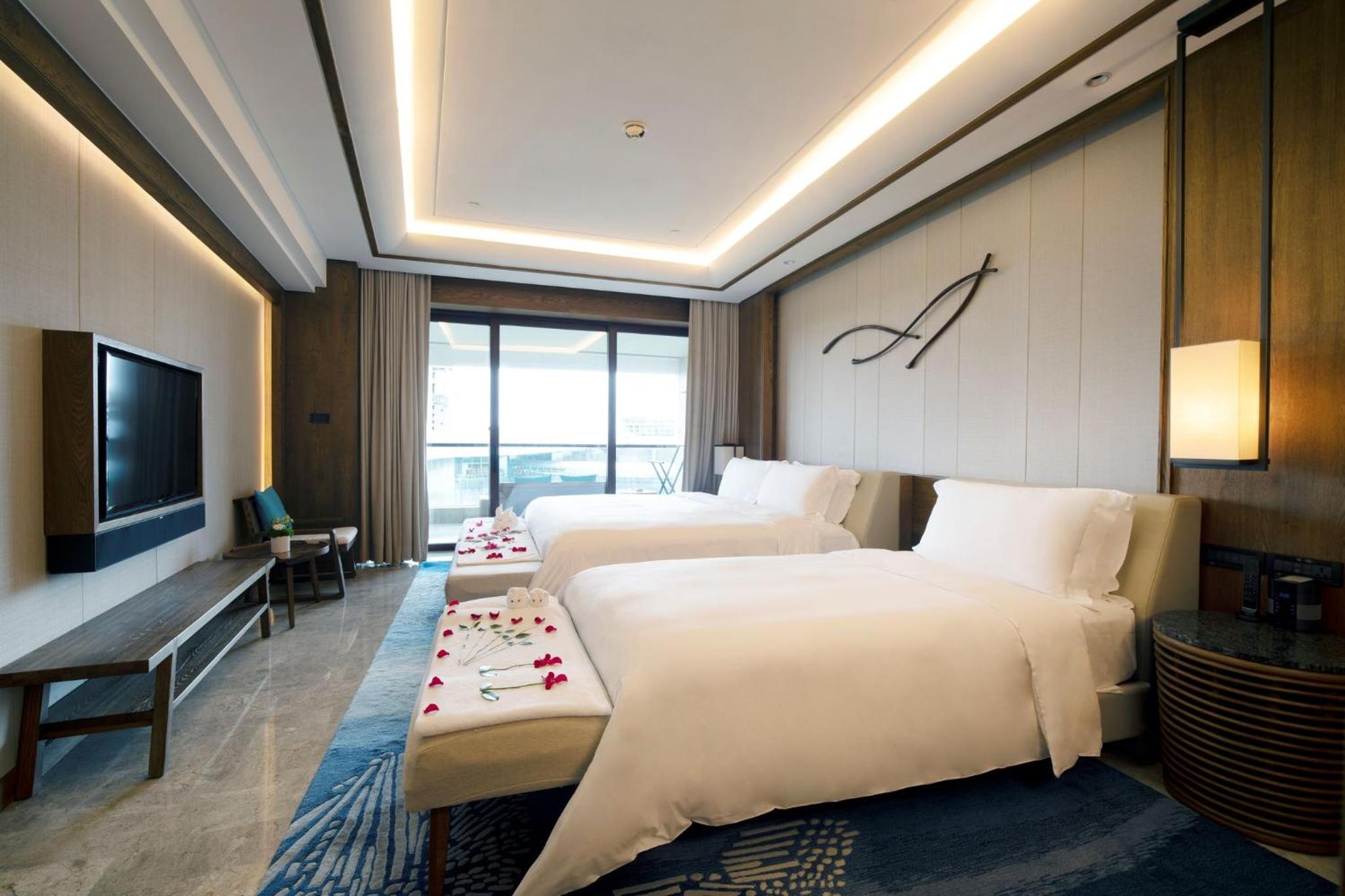 Classic Room with One King Bed and One Single Bed