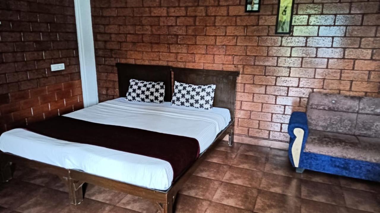 Double Room With Pool View photo 1
