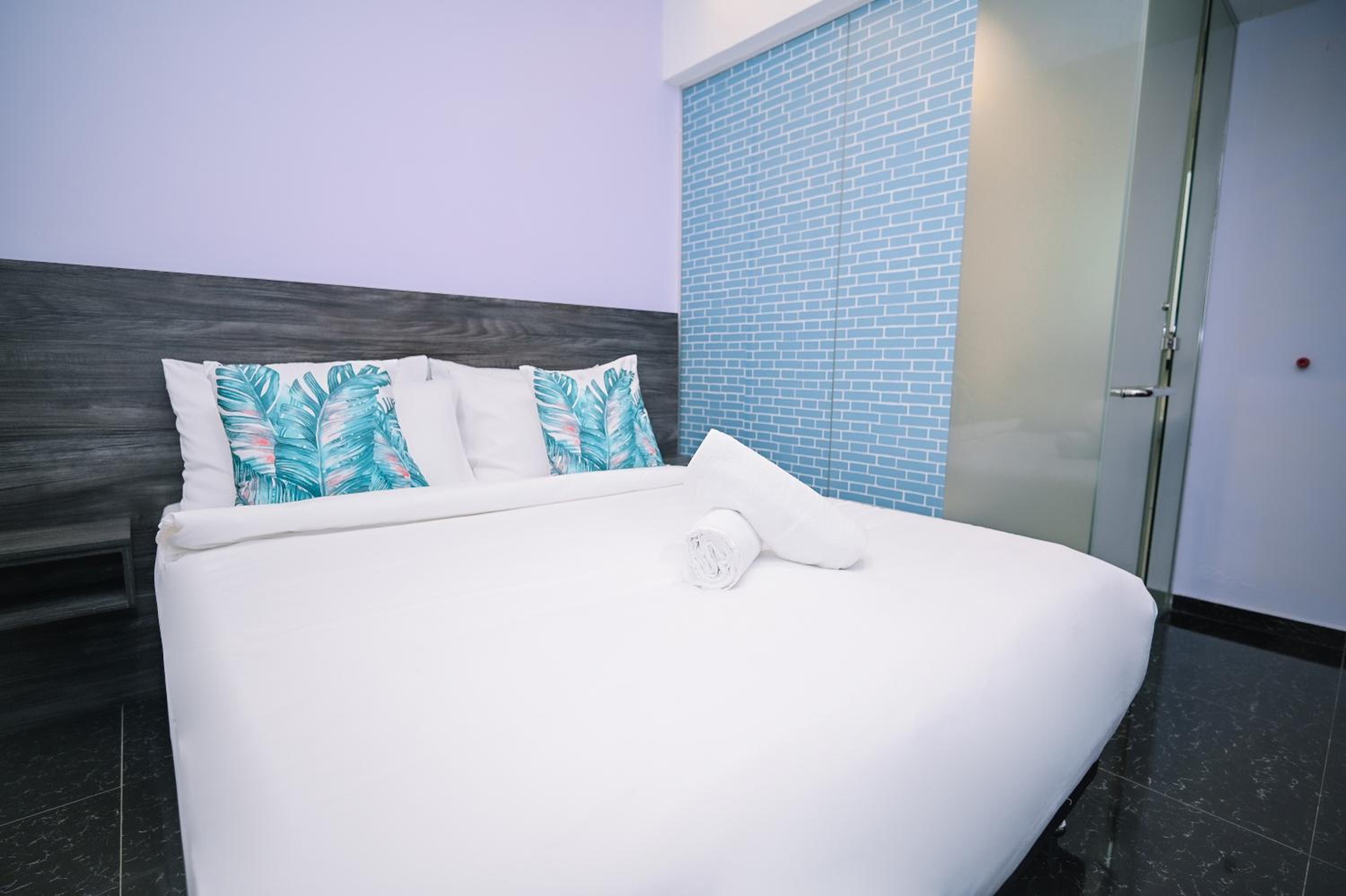 Standard Queen Room photo 2