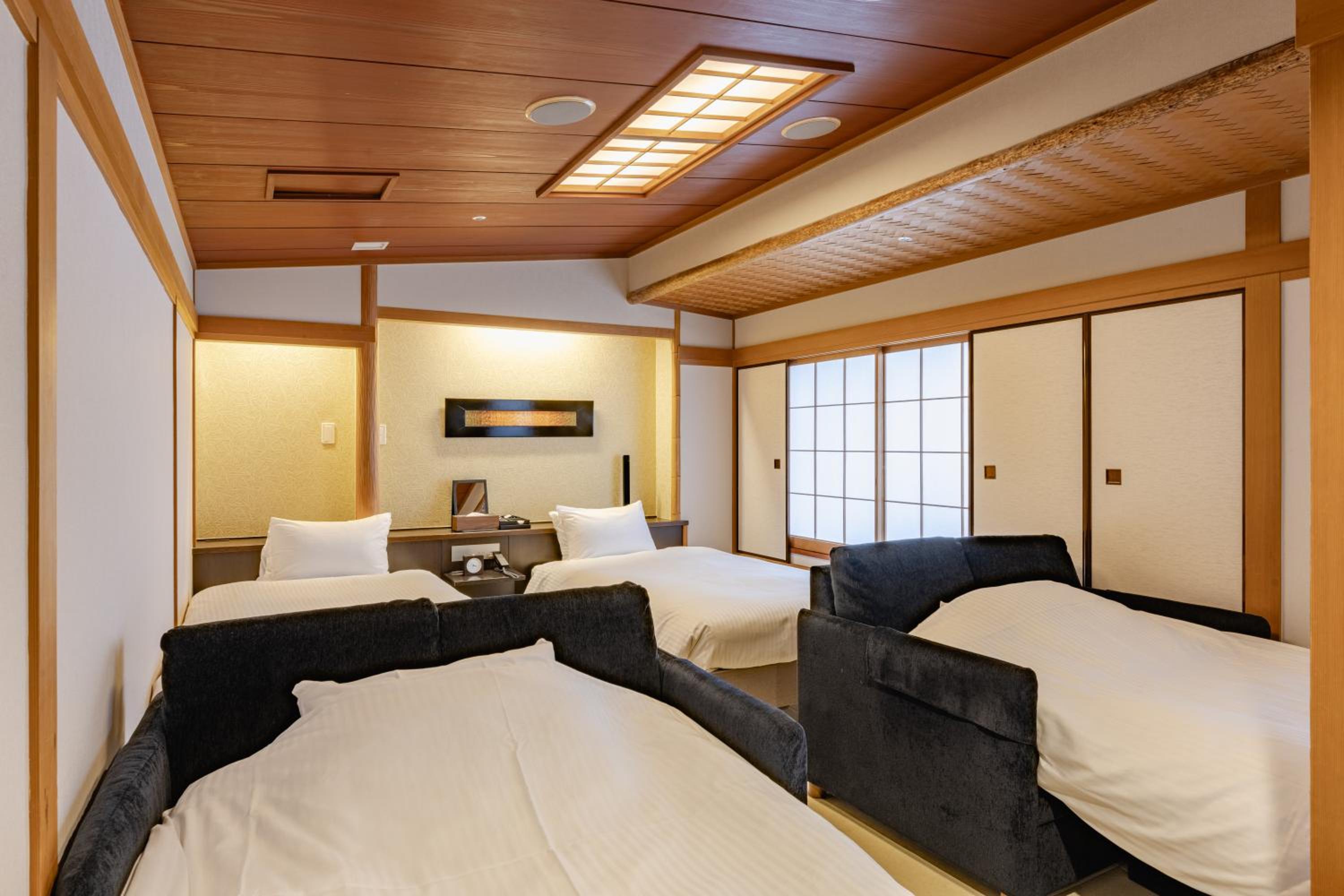 Japanese-Style Quadruple Room