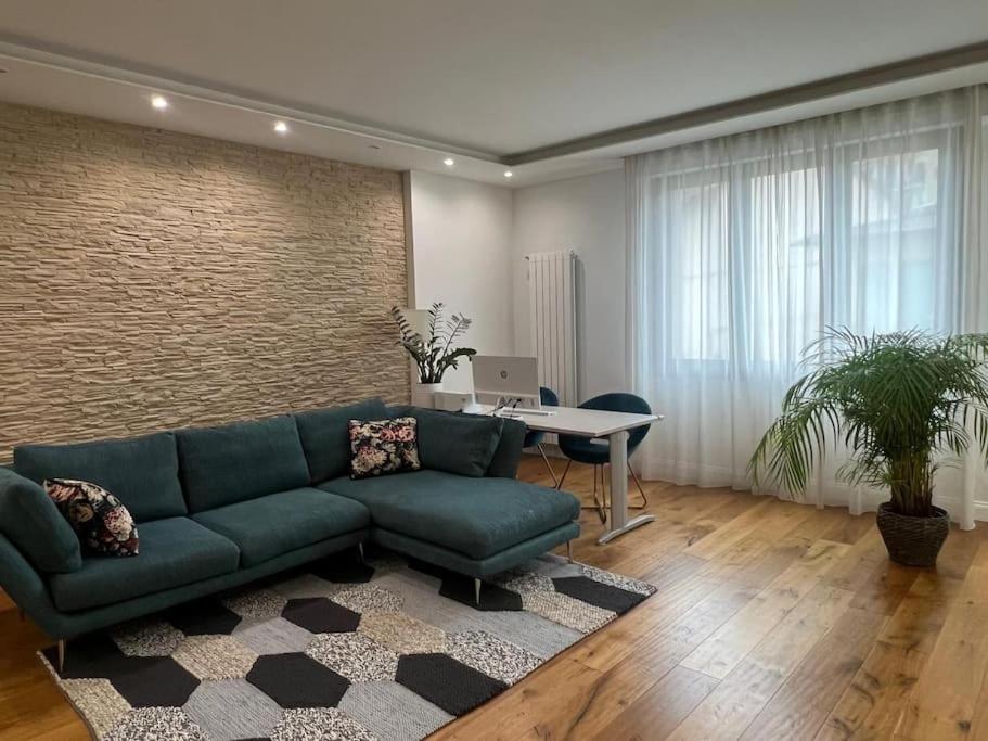 Three-Bedroom Apartment photo 1