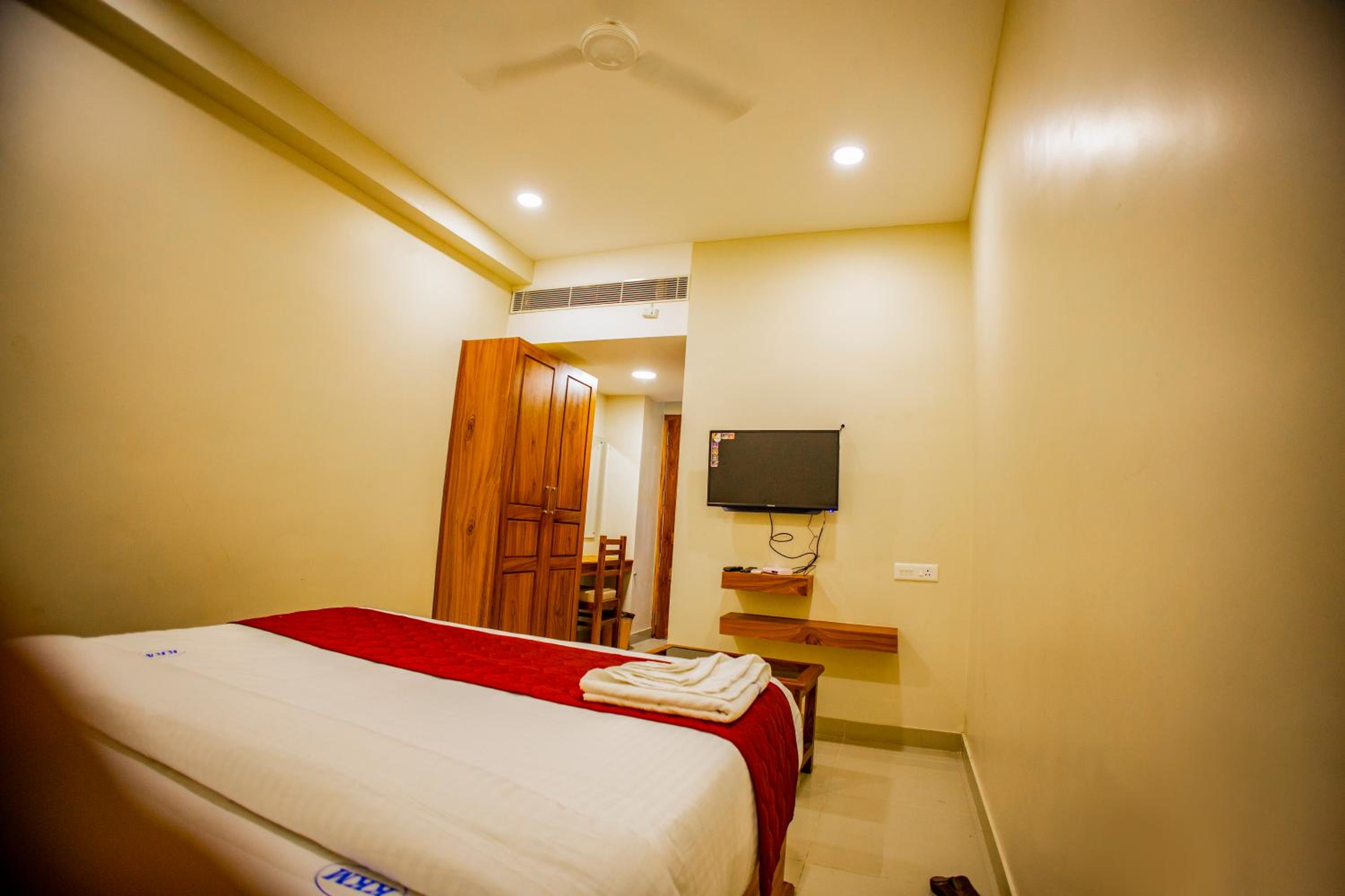 Budget Double Room - Photo 4