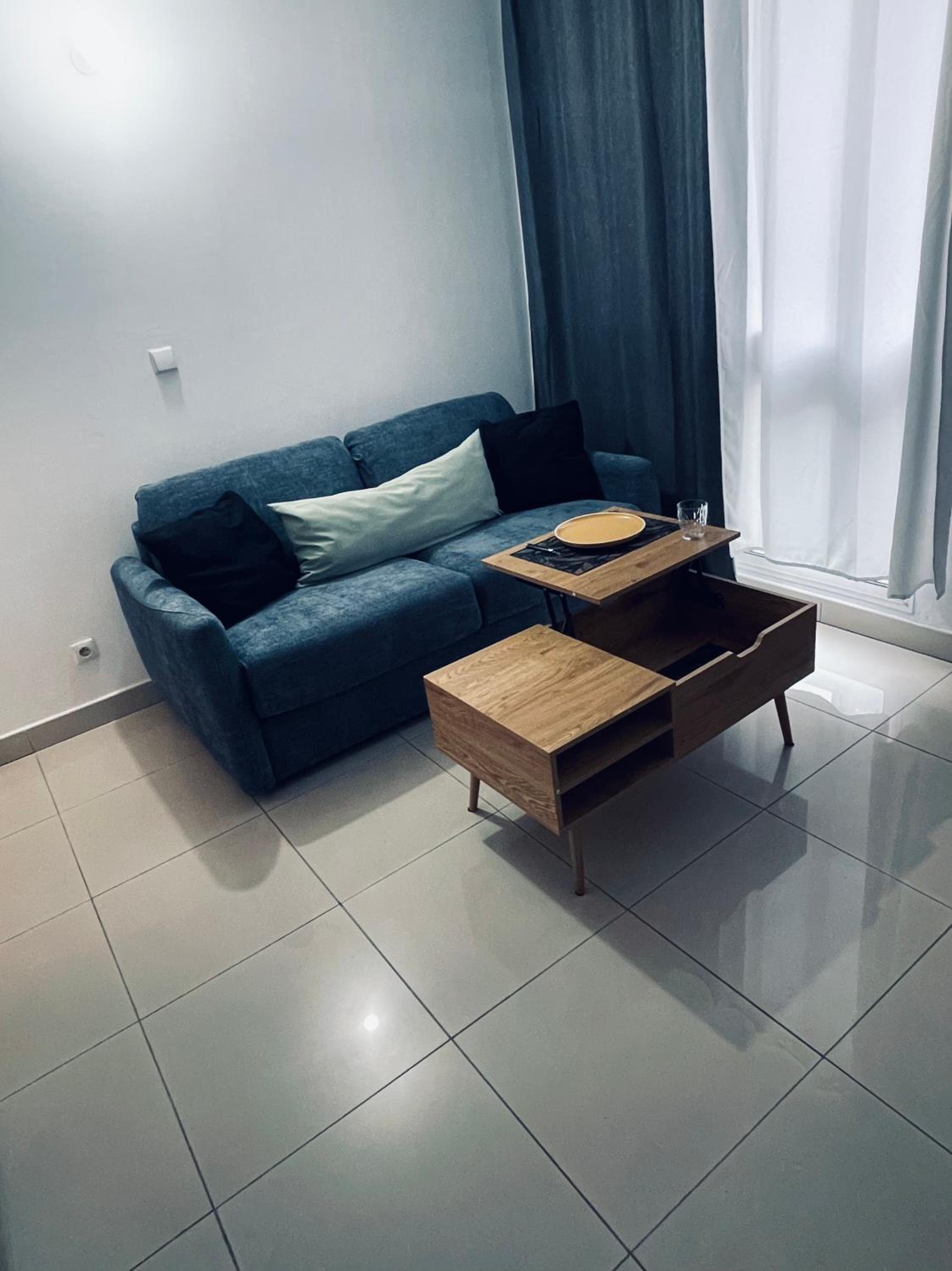One-Bedroom Apartment photo 1