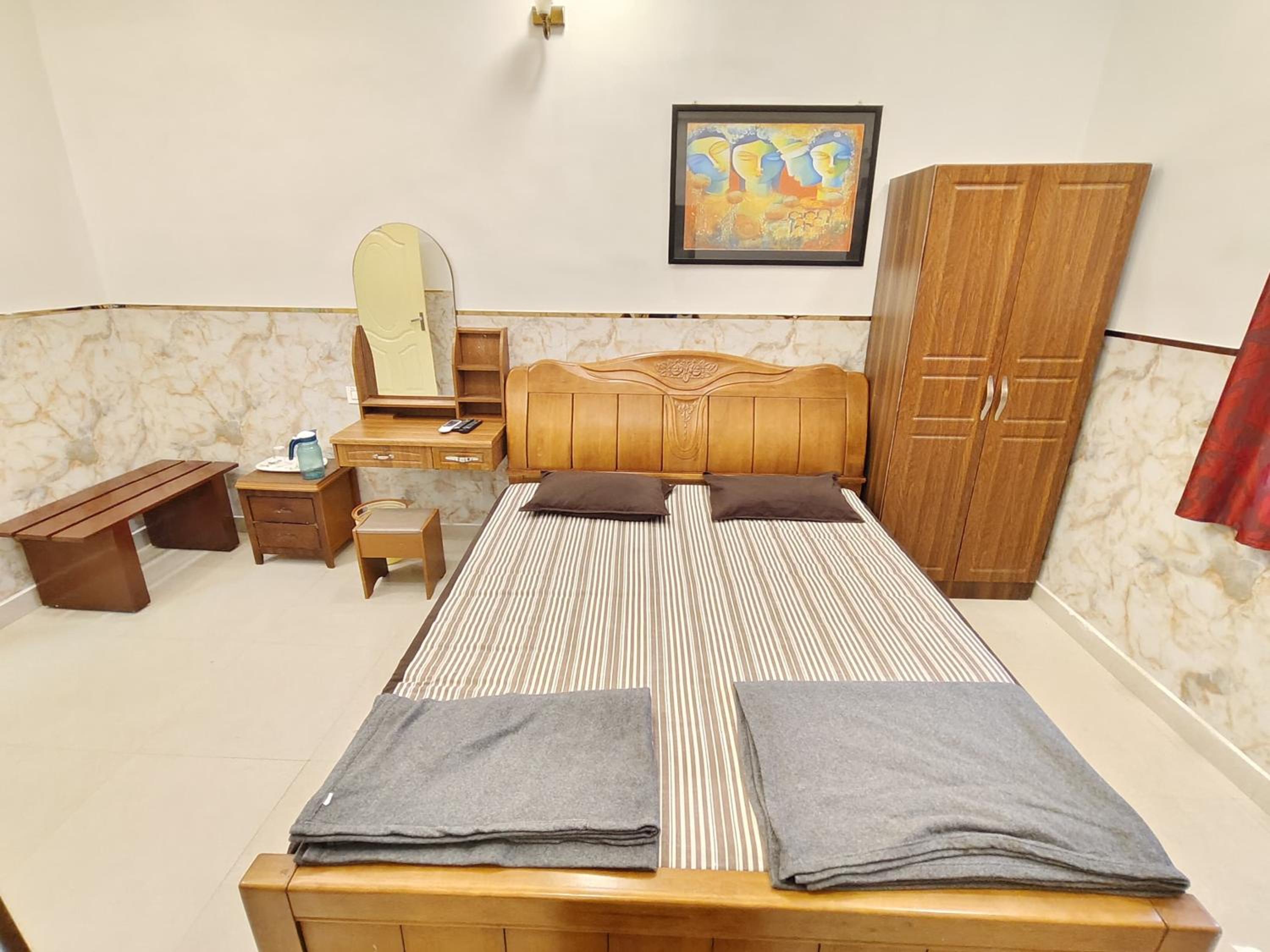 Double Room - Photo 6