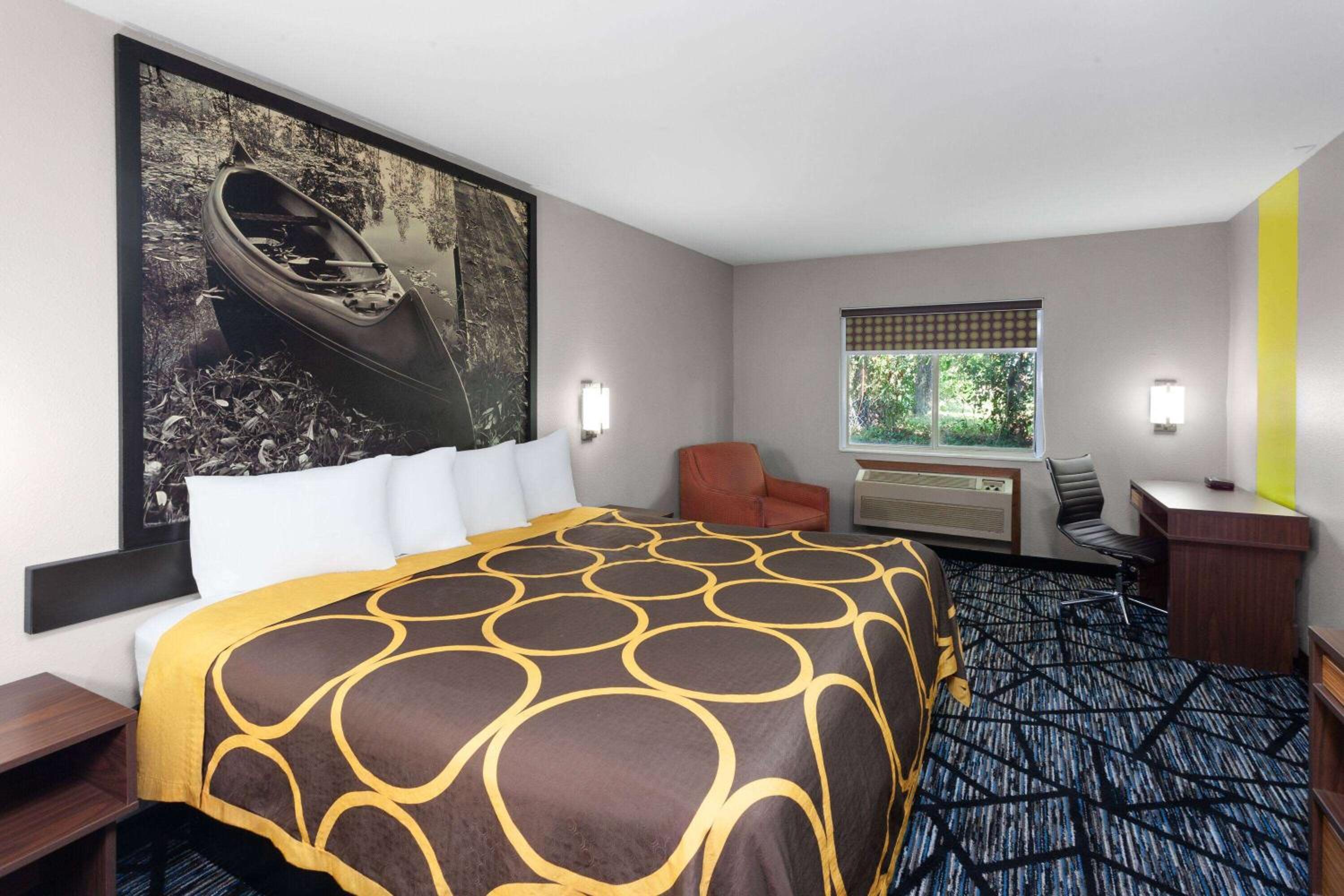 King Room - Non-Smoking - Photo 1