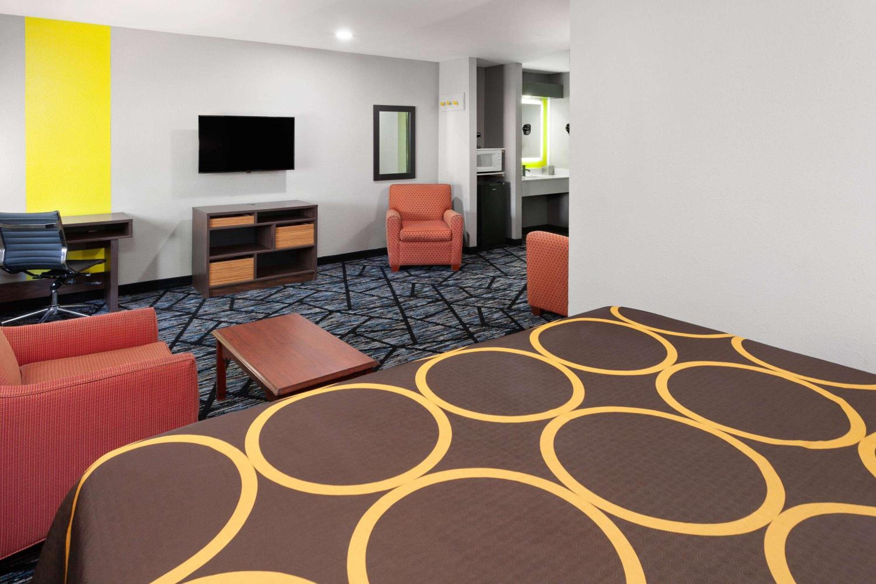 Studio King Suite - Non-Smoking - Photo 1