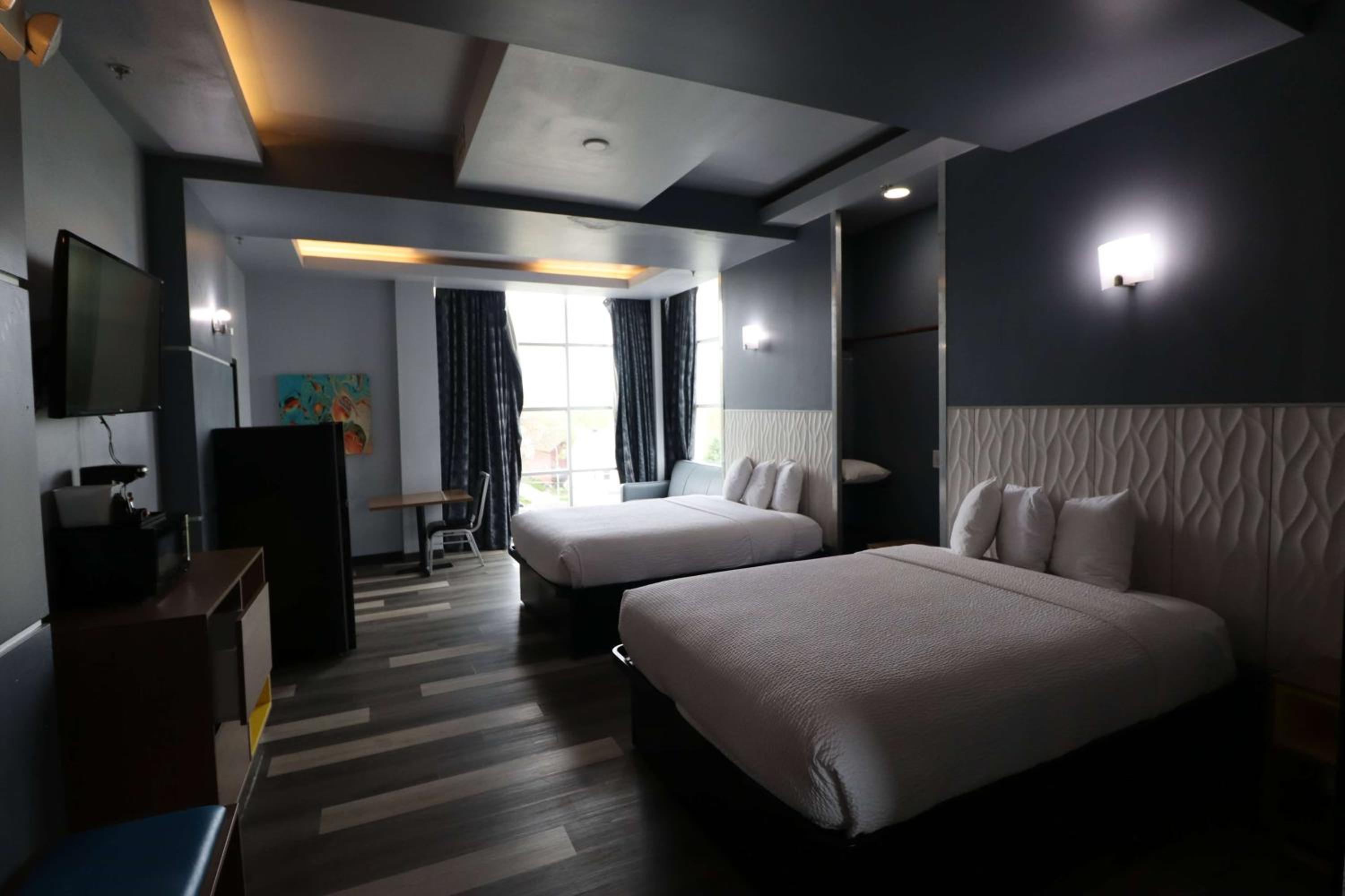 Studio Suite with Two Queen Beds - Non-Smoking - Photo 1