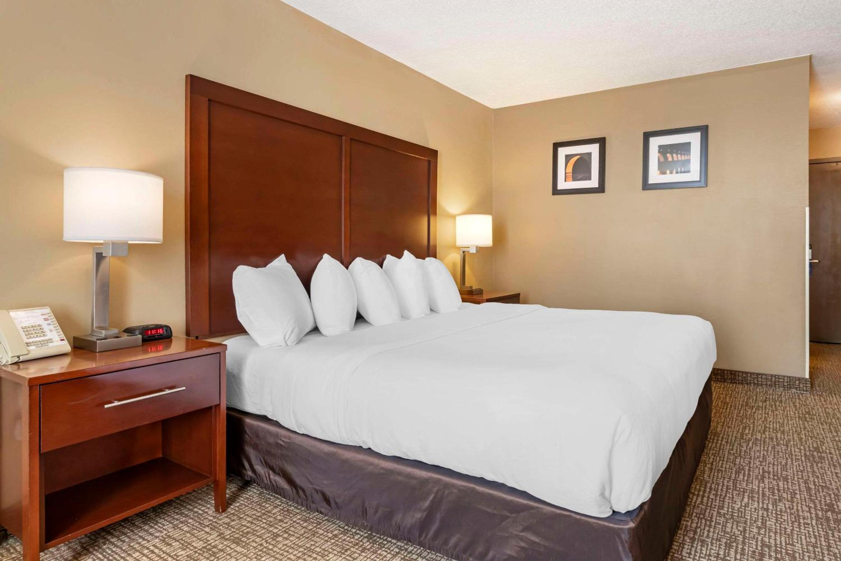 Superior King Room - Non-Smoking - Photo 1