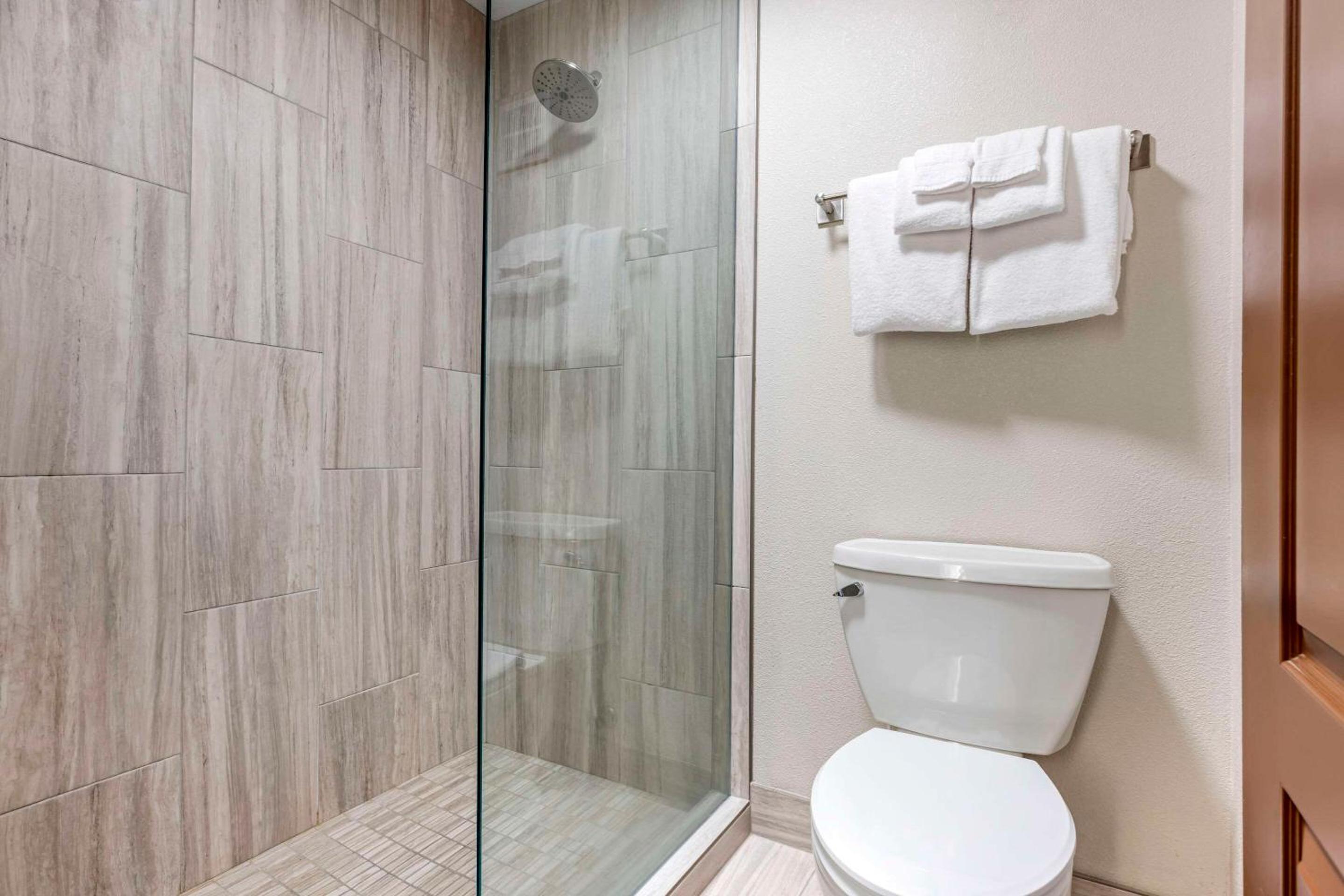 King Suite with Sofa Bed and Hot Tub photo 1