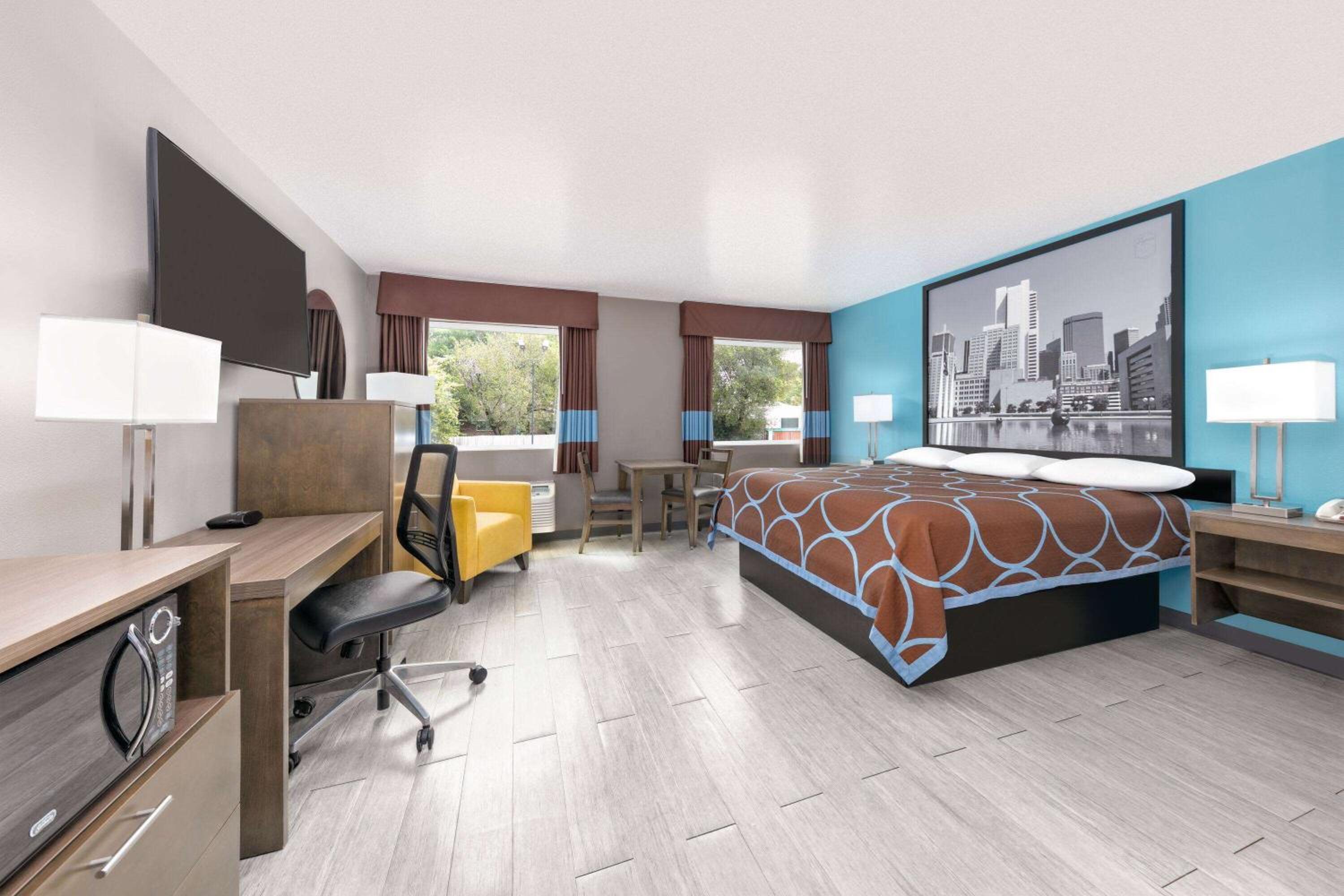 King Studio Suite - Non-Smoking - Photo 1