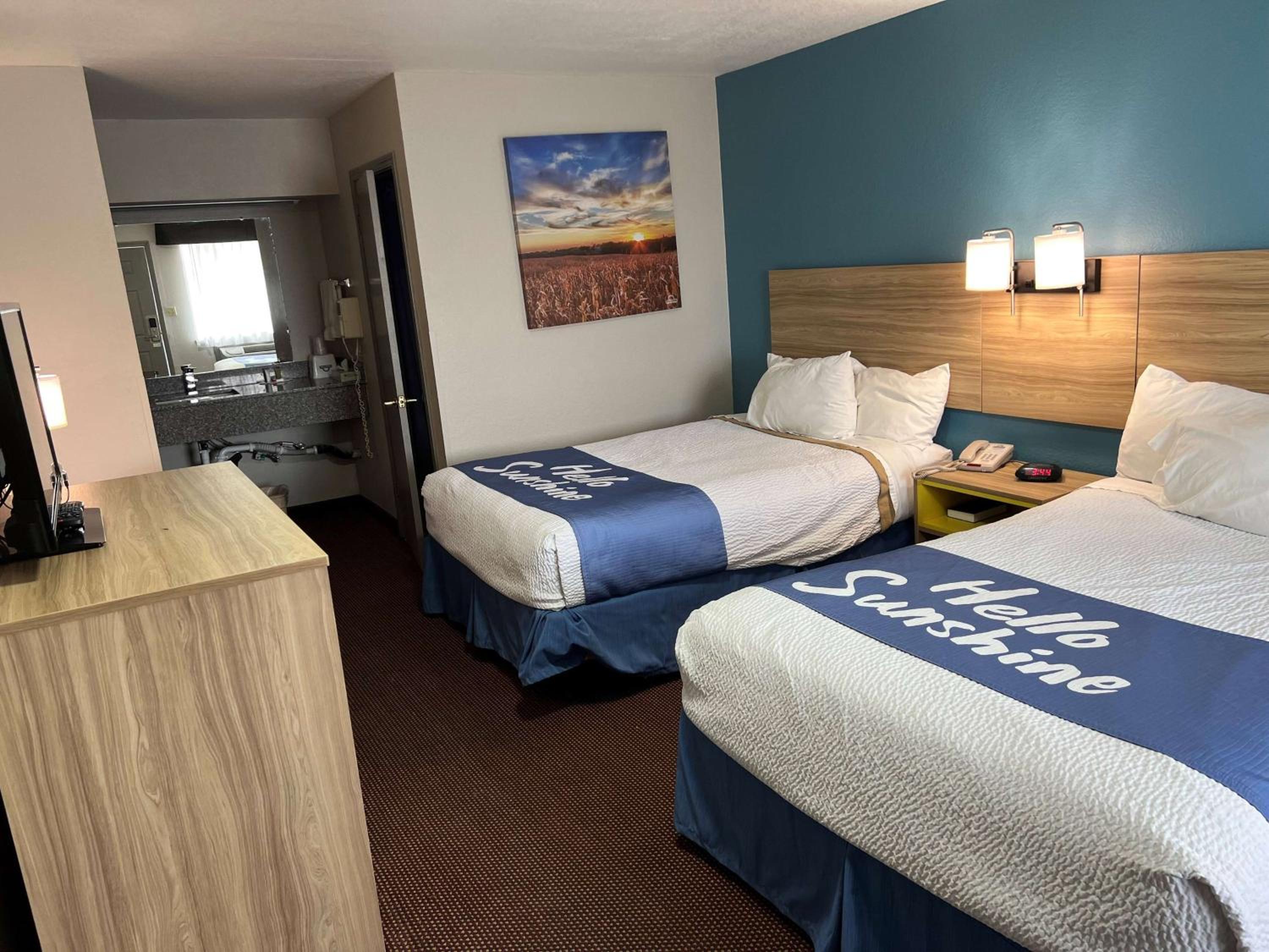 Double Room with Two Double Beds - Non-Smoking - Photo 1