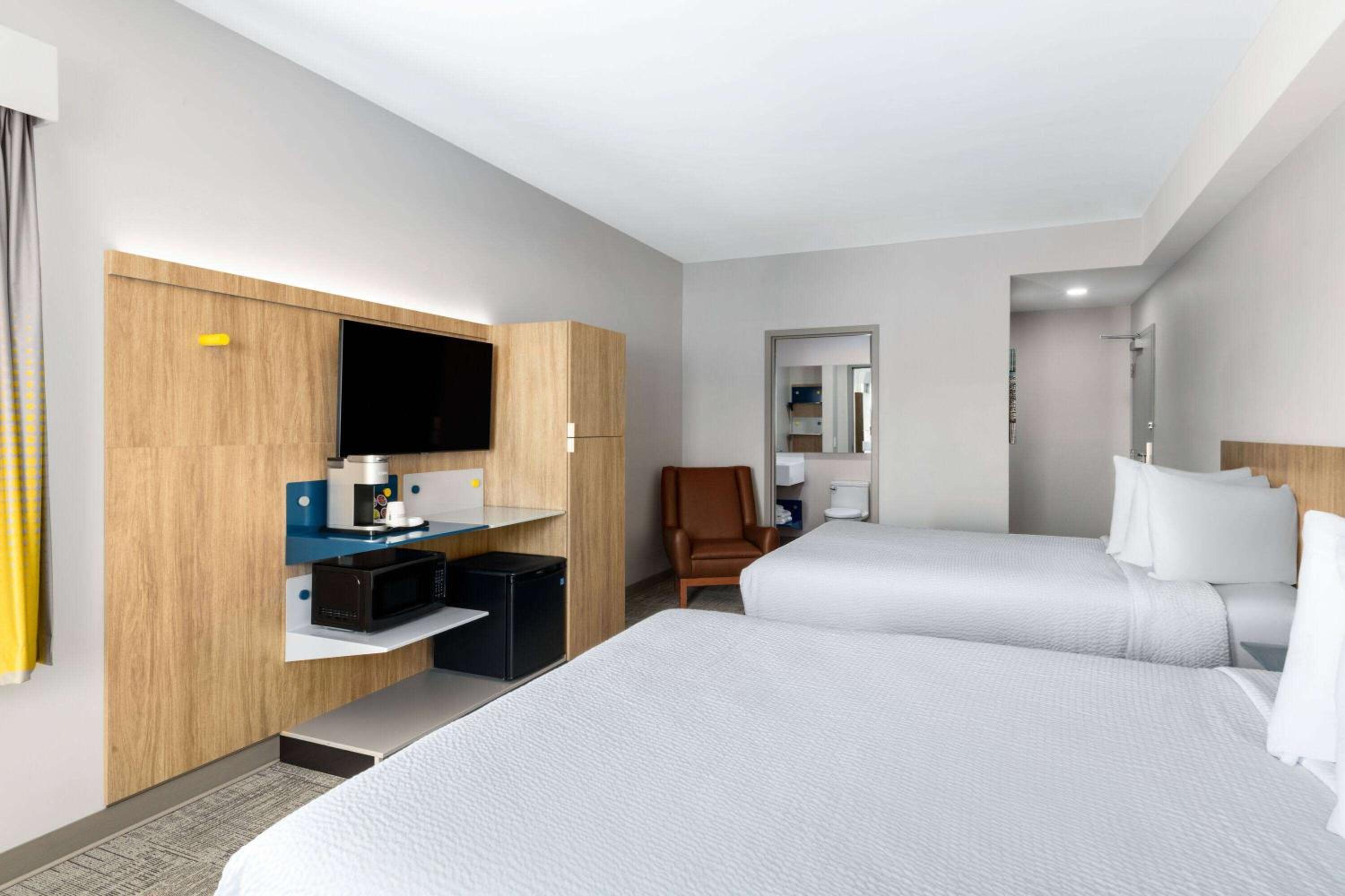 Studio Suite with Two Queen Beds and Bathtub - Non-Smoking  photo 1