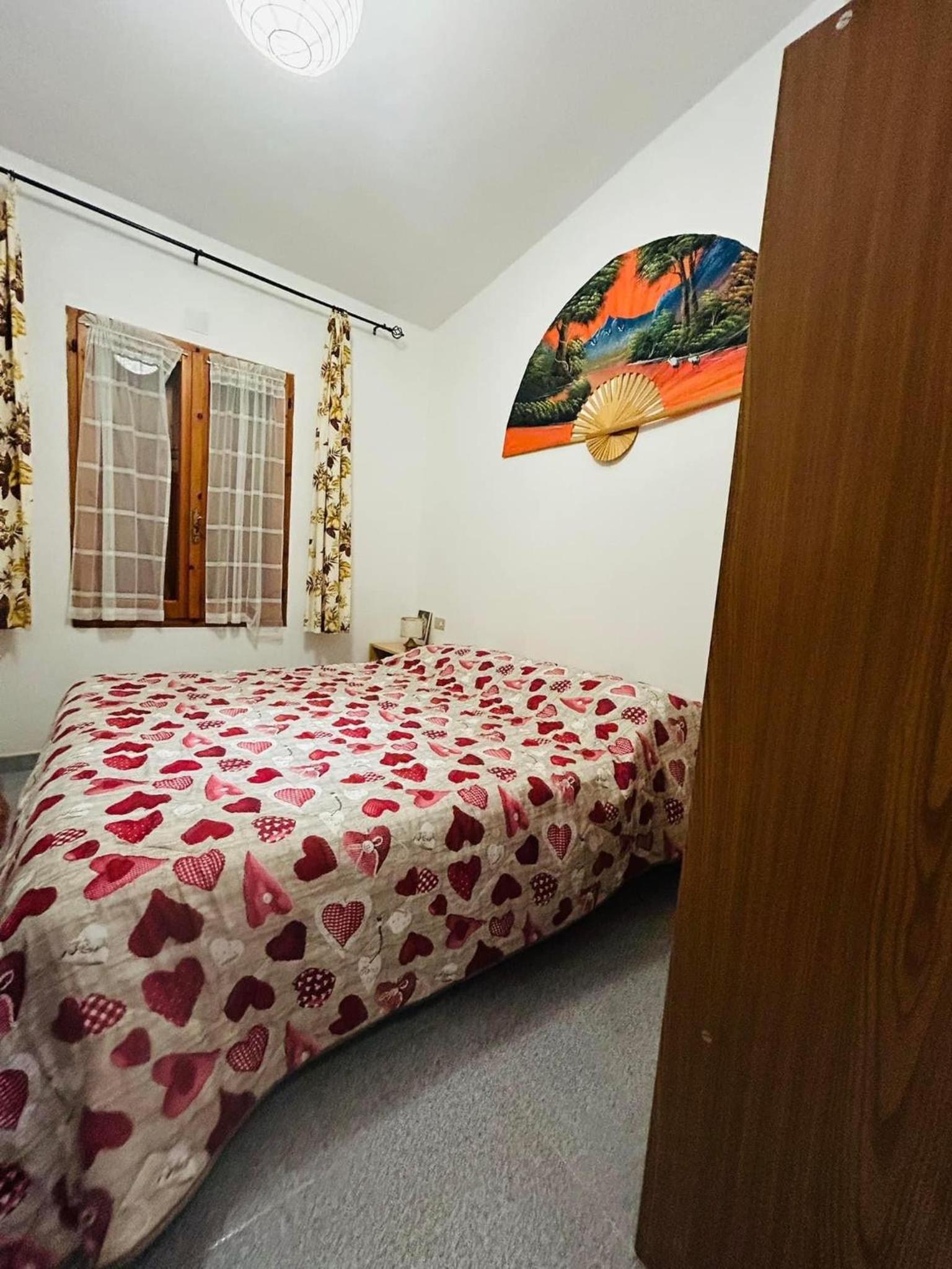 Three-Bedroom Apartment photo 2
