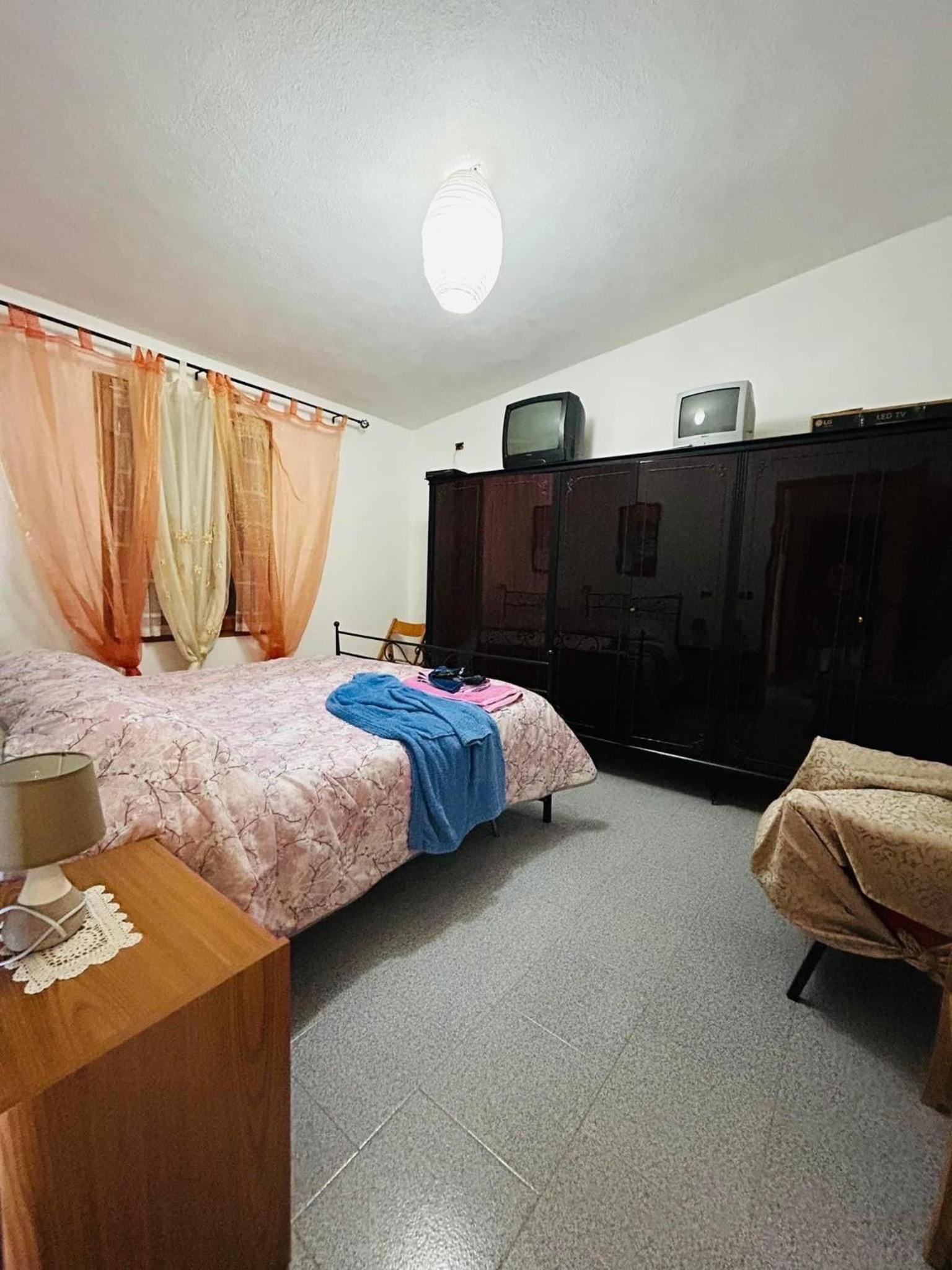 Three-Bedroom Apartment photo 3