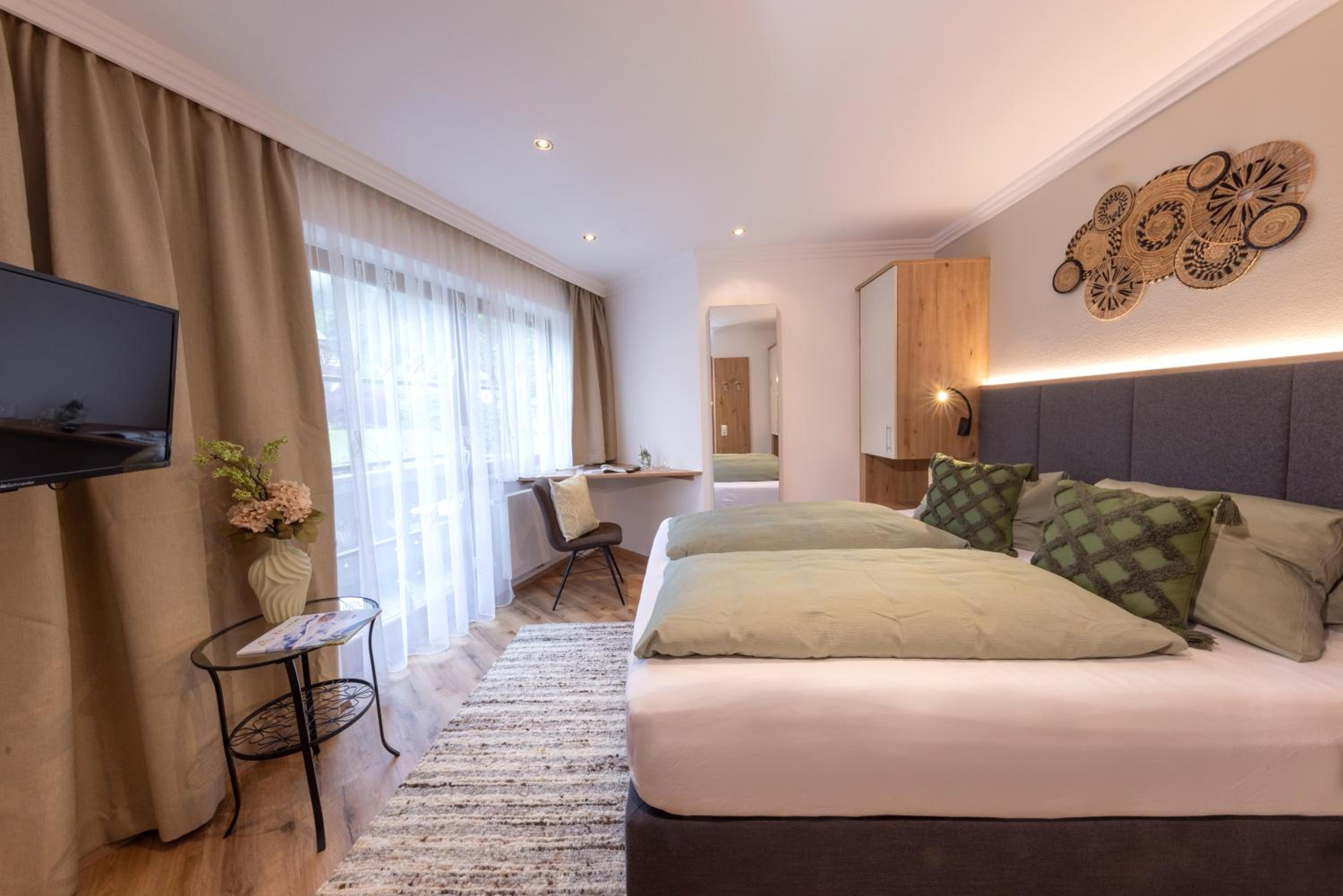Standard  Double Room - Photo 2