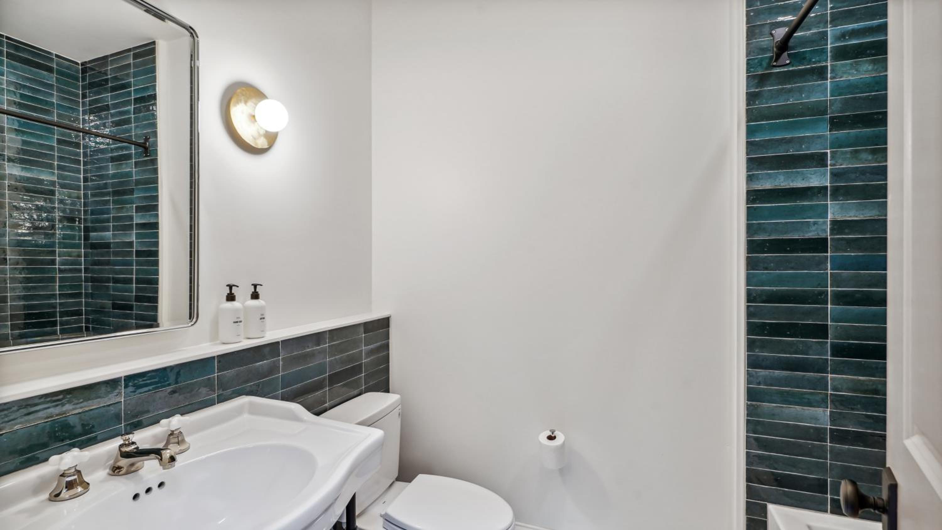 Two-Bedroom Apartment - Photo 6