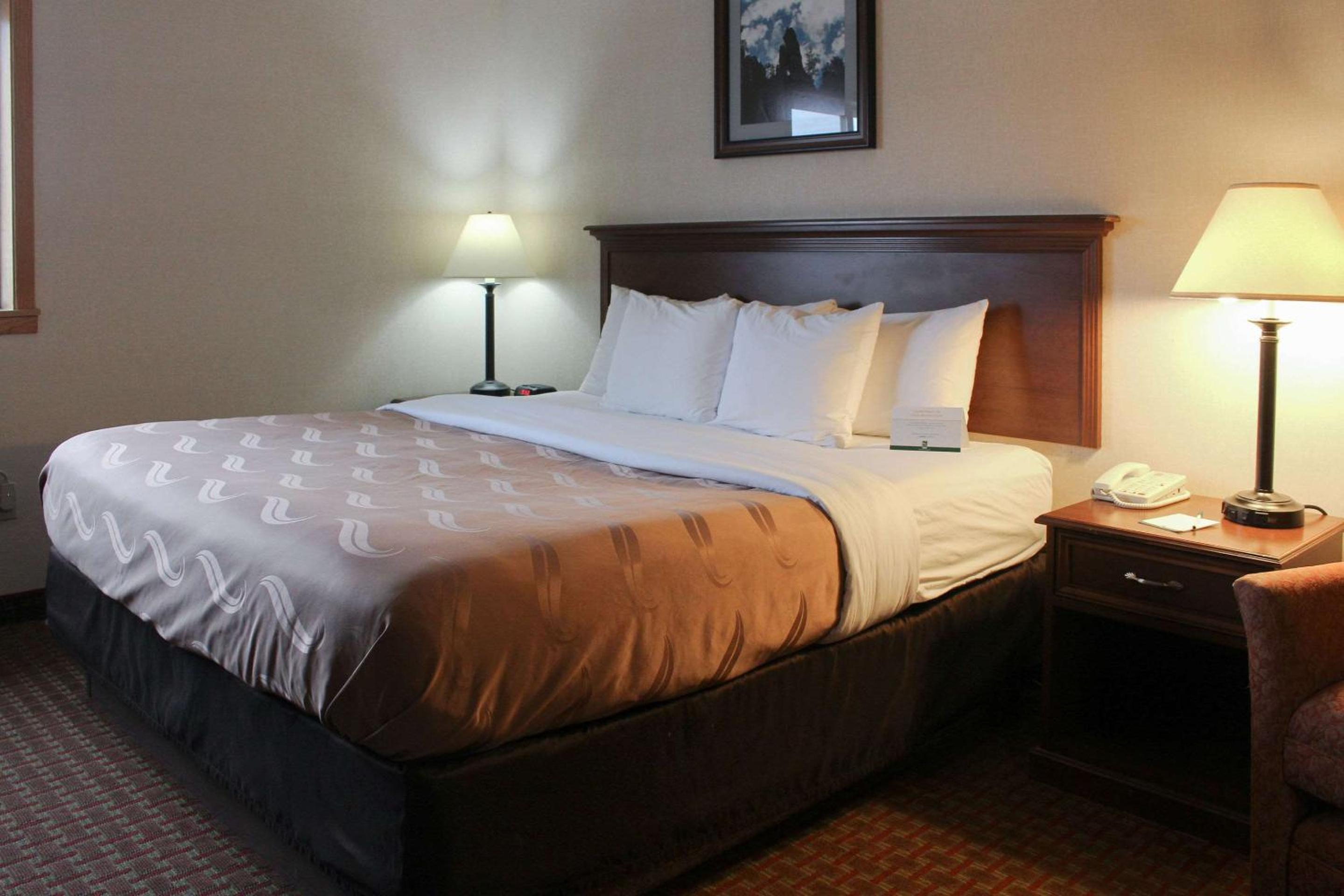 King Room - Non-Smoking - Photo 2