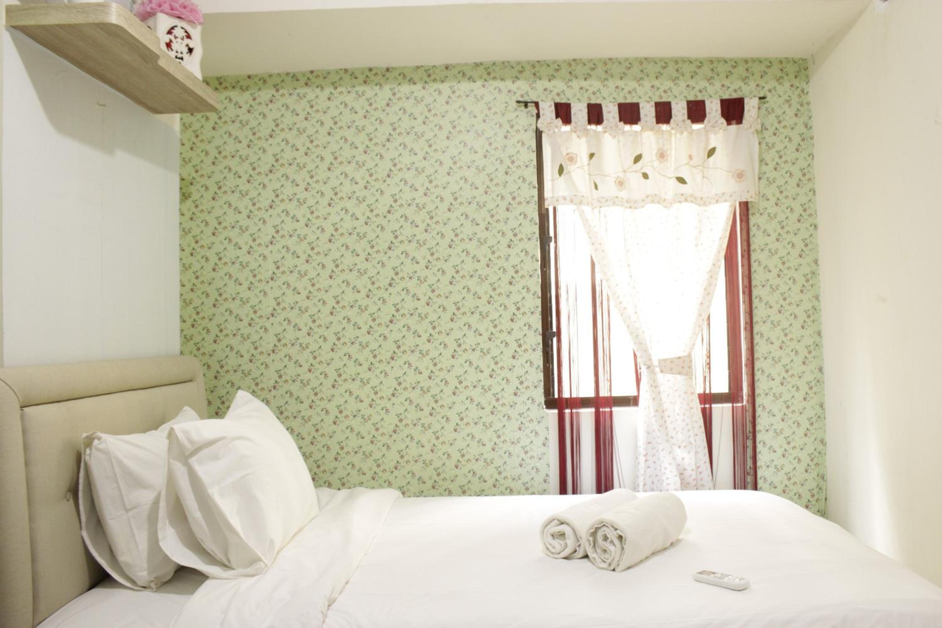 One-Bedroom Apartment - Photo 2