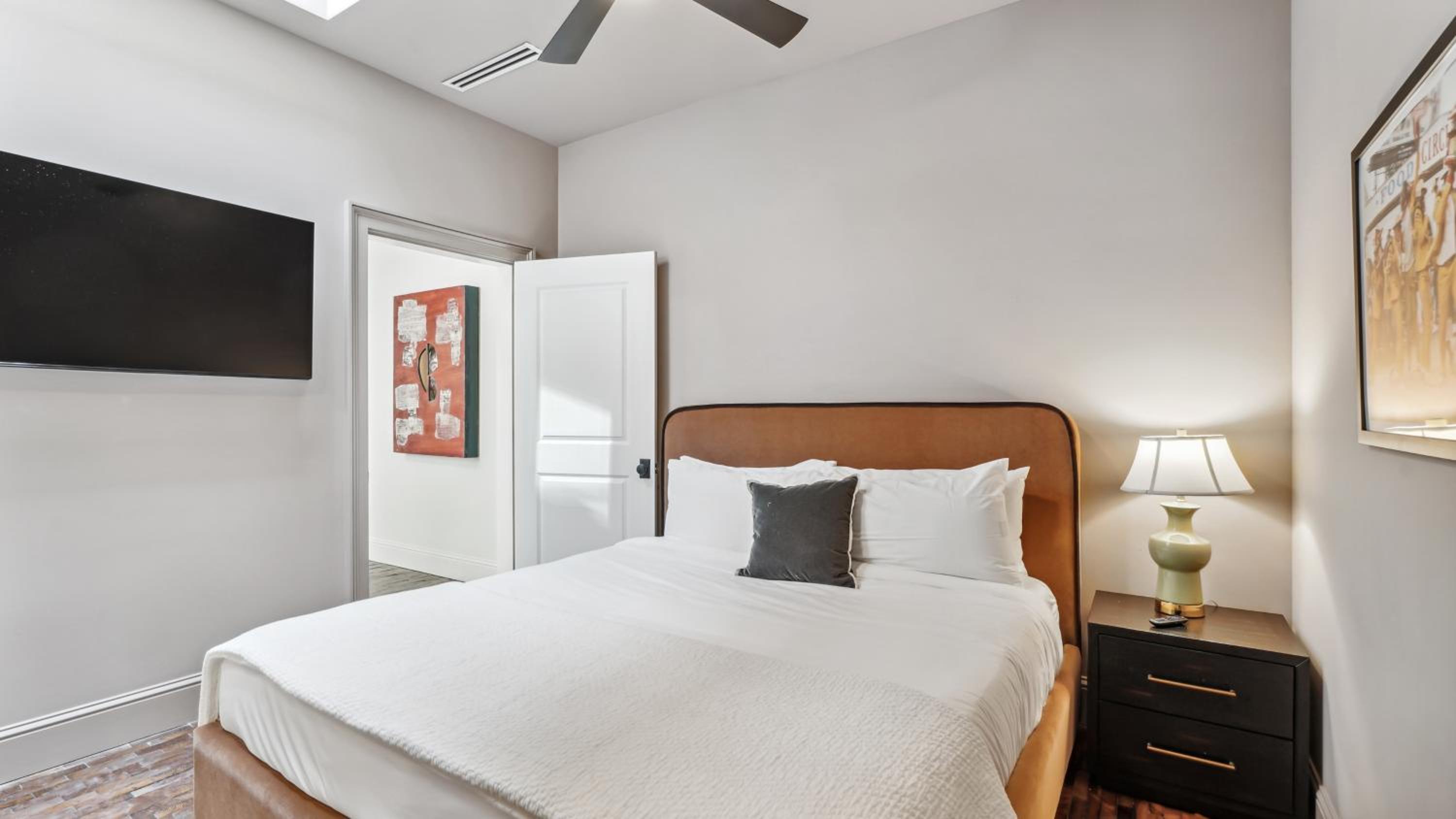 Two-Bedroom Apartment - Photo 3