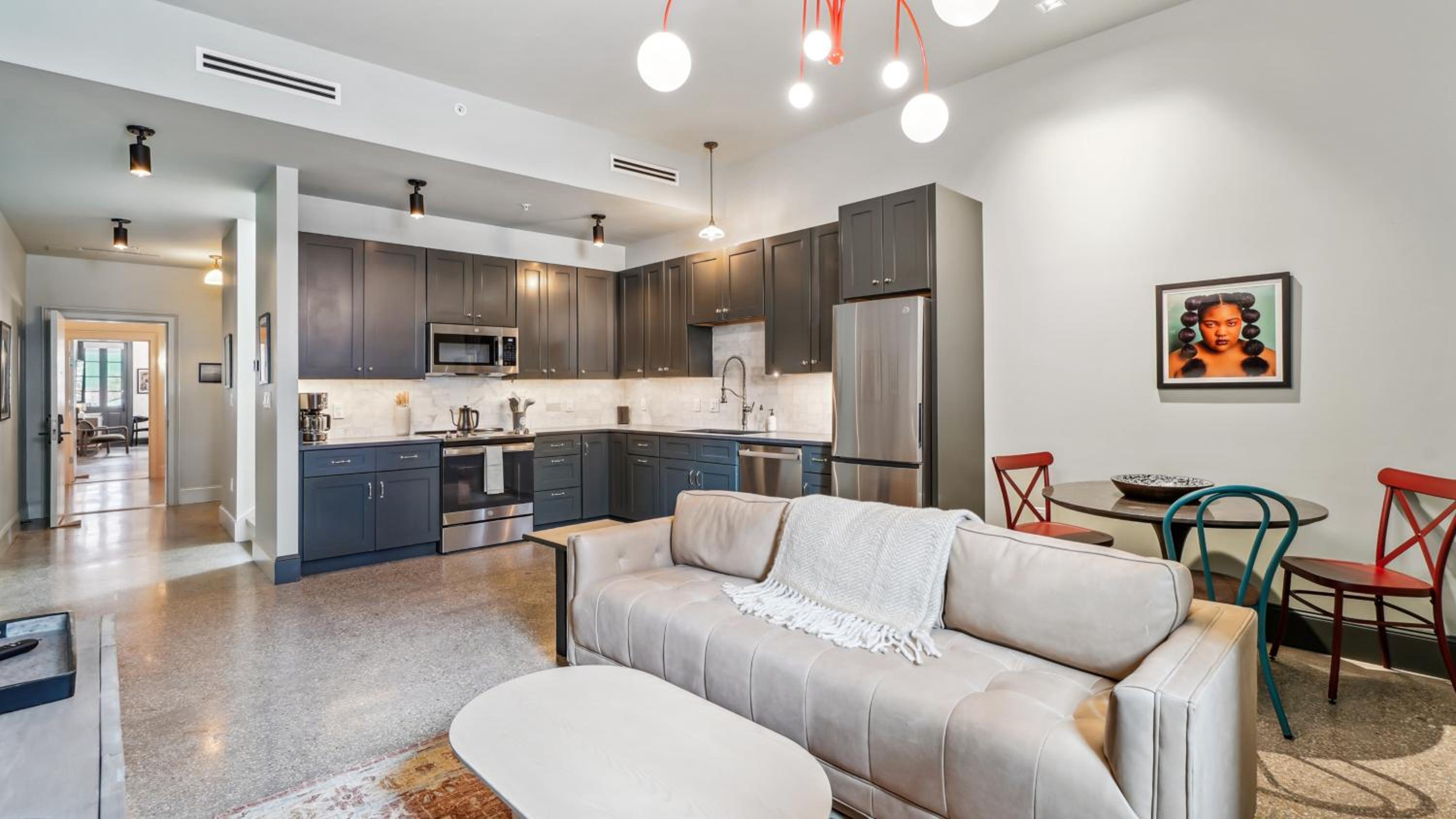 Two-Bedroom Apartment - Photo 9