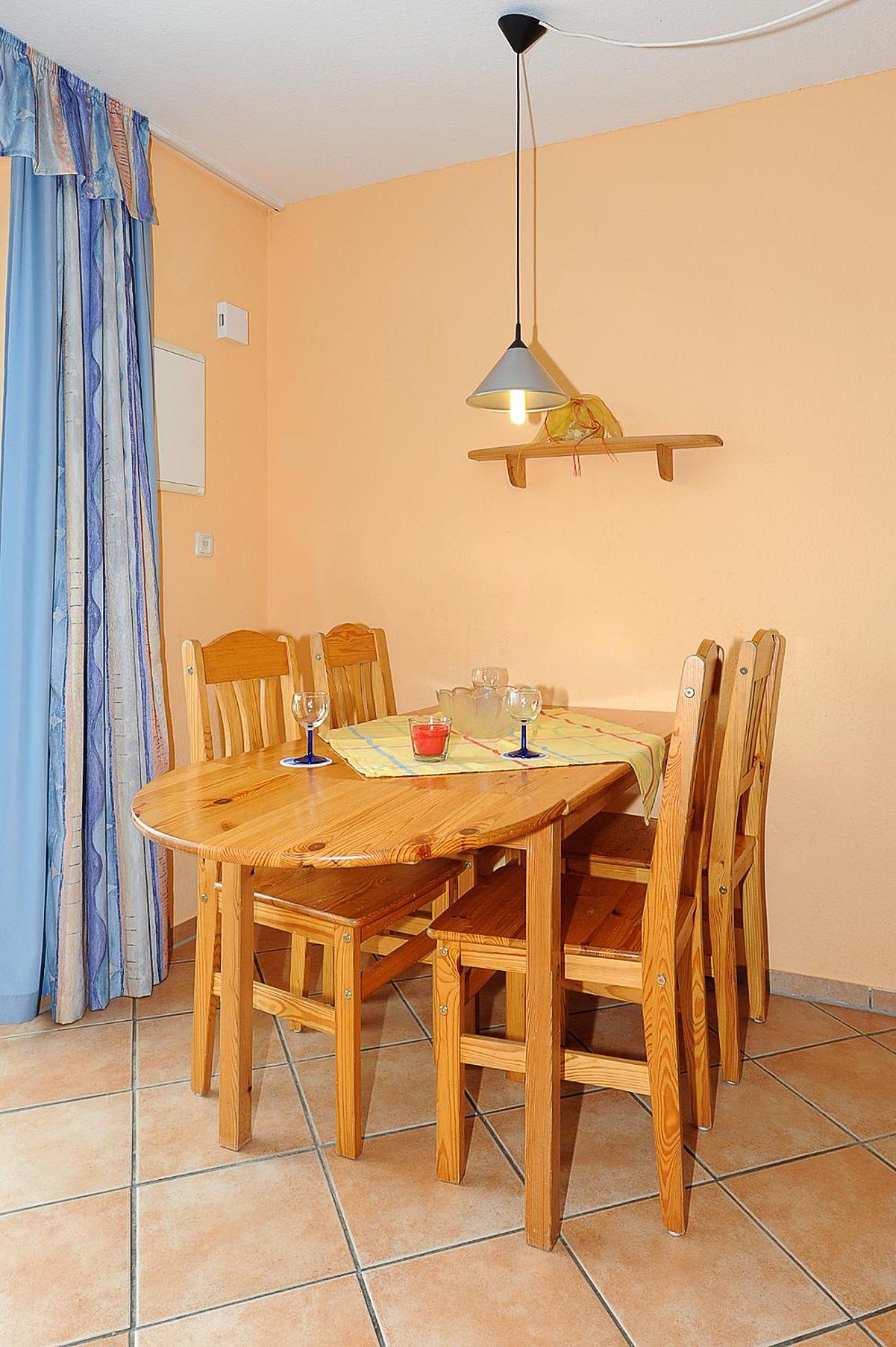 Family Room with Terrace photo 3