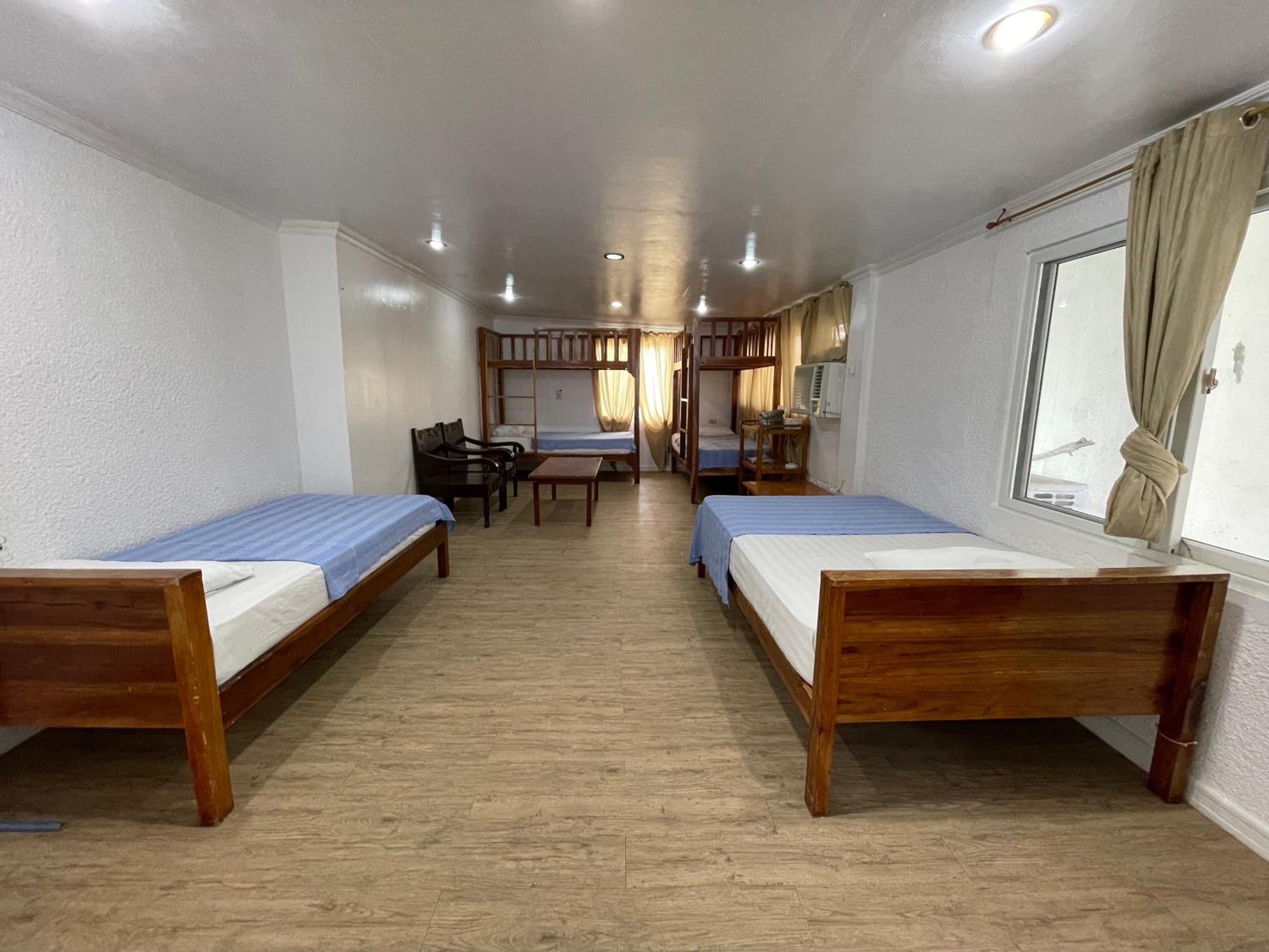 Quadruple Room with Mountain View