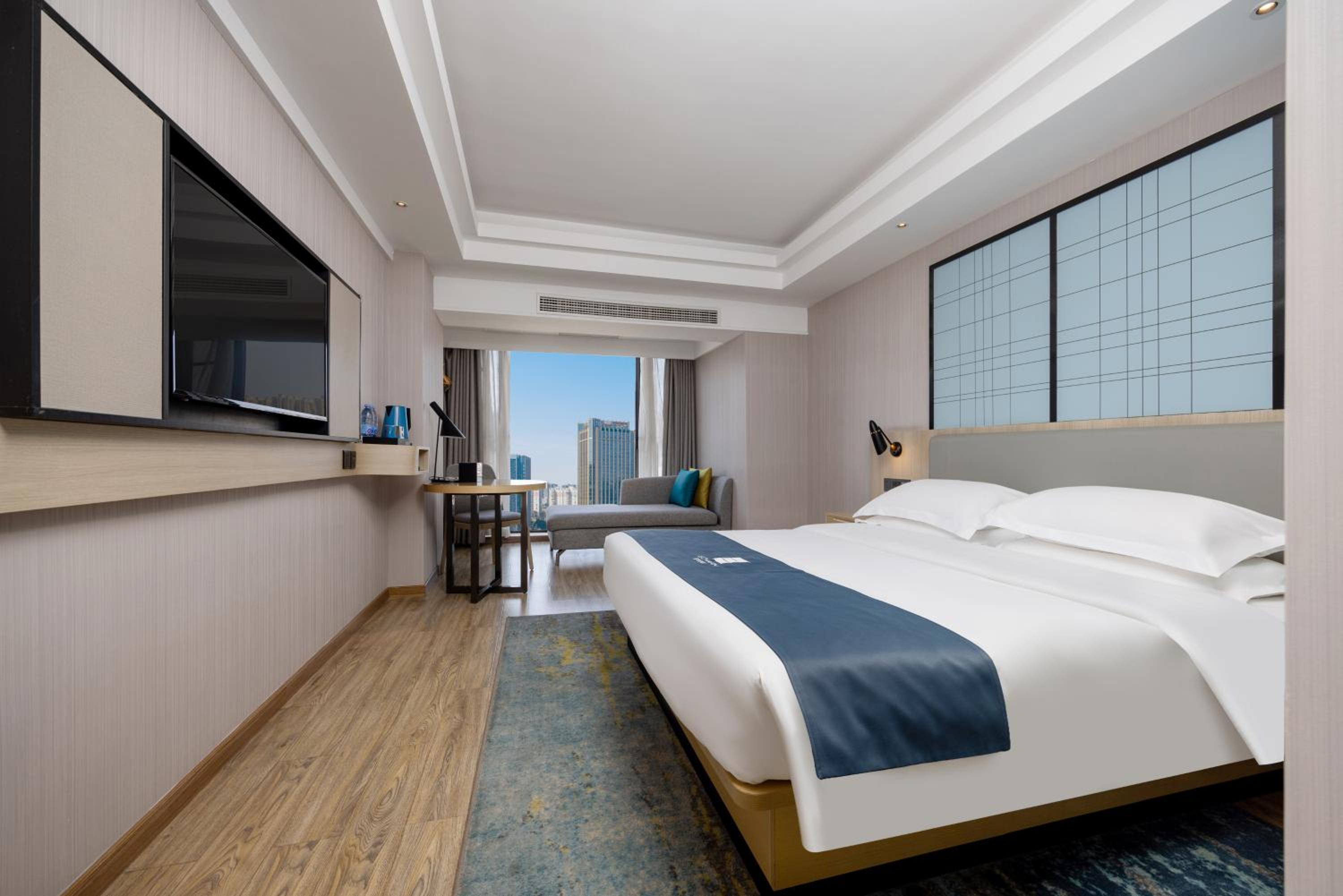 Deluxe Queen Room