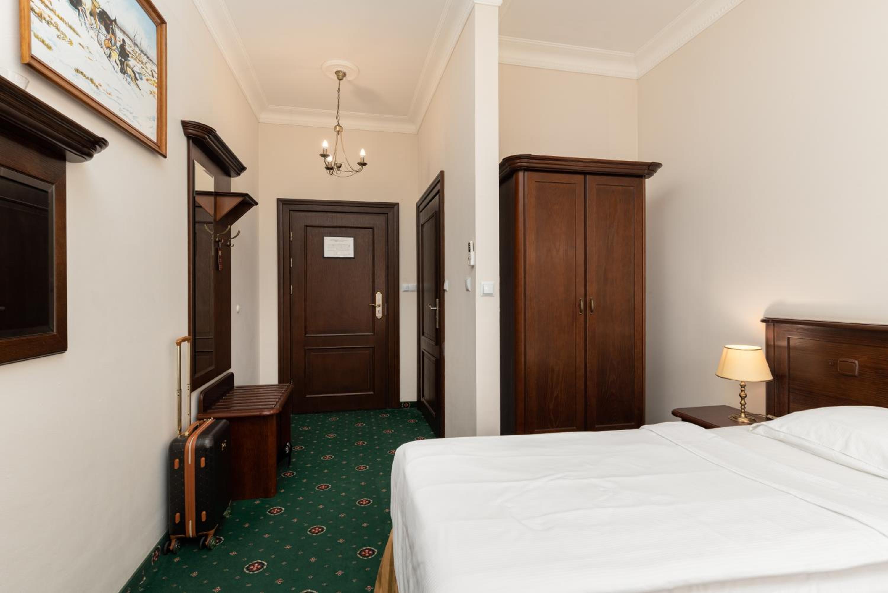 Standard King Room