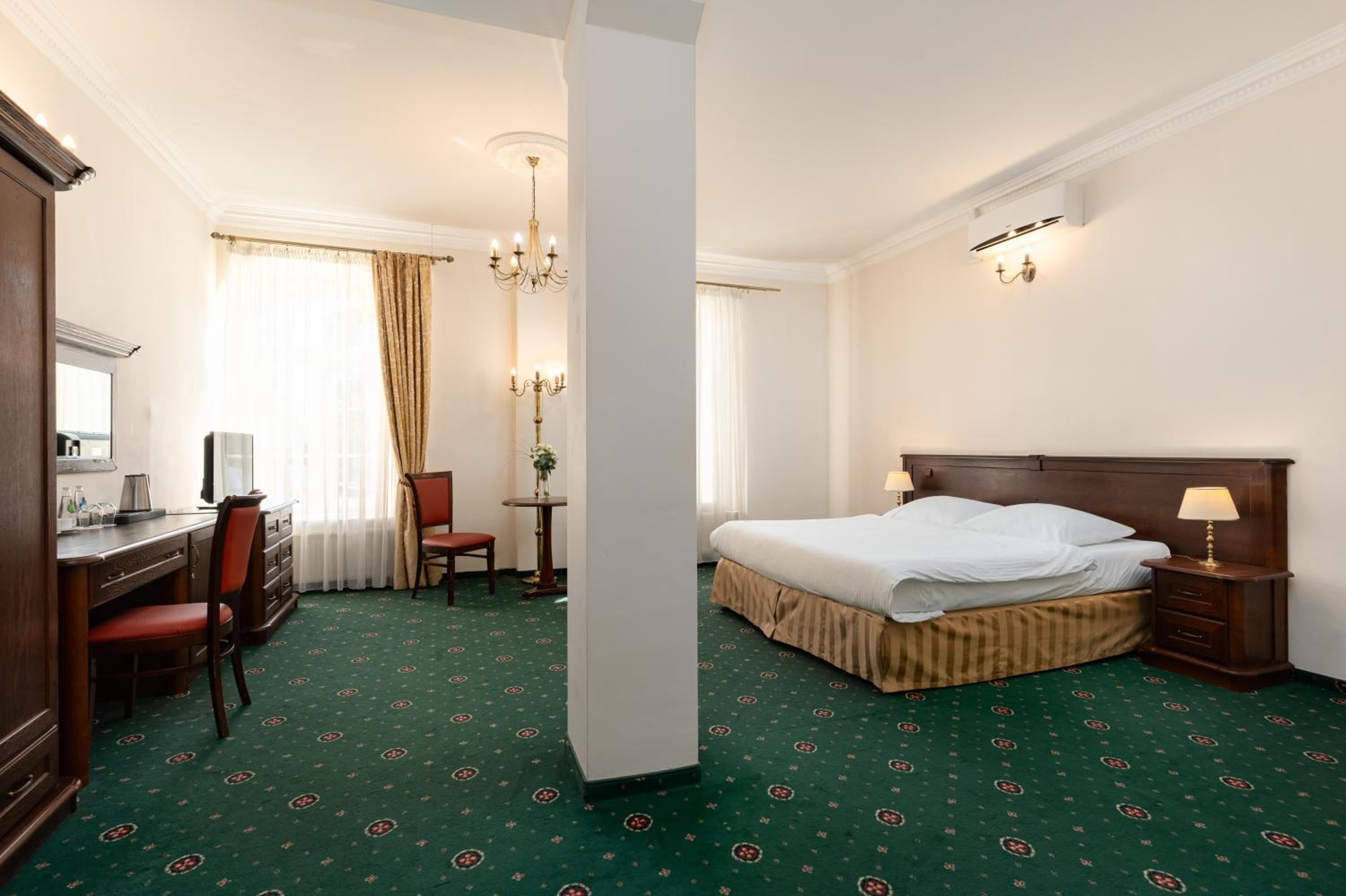 Superior King Room - Photo 1