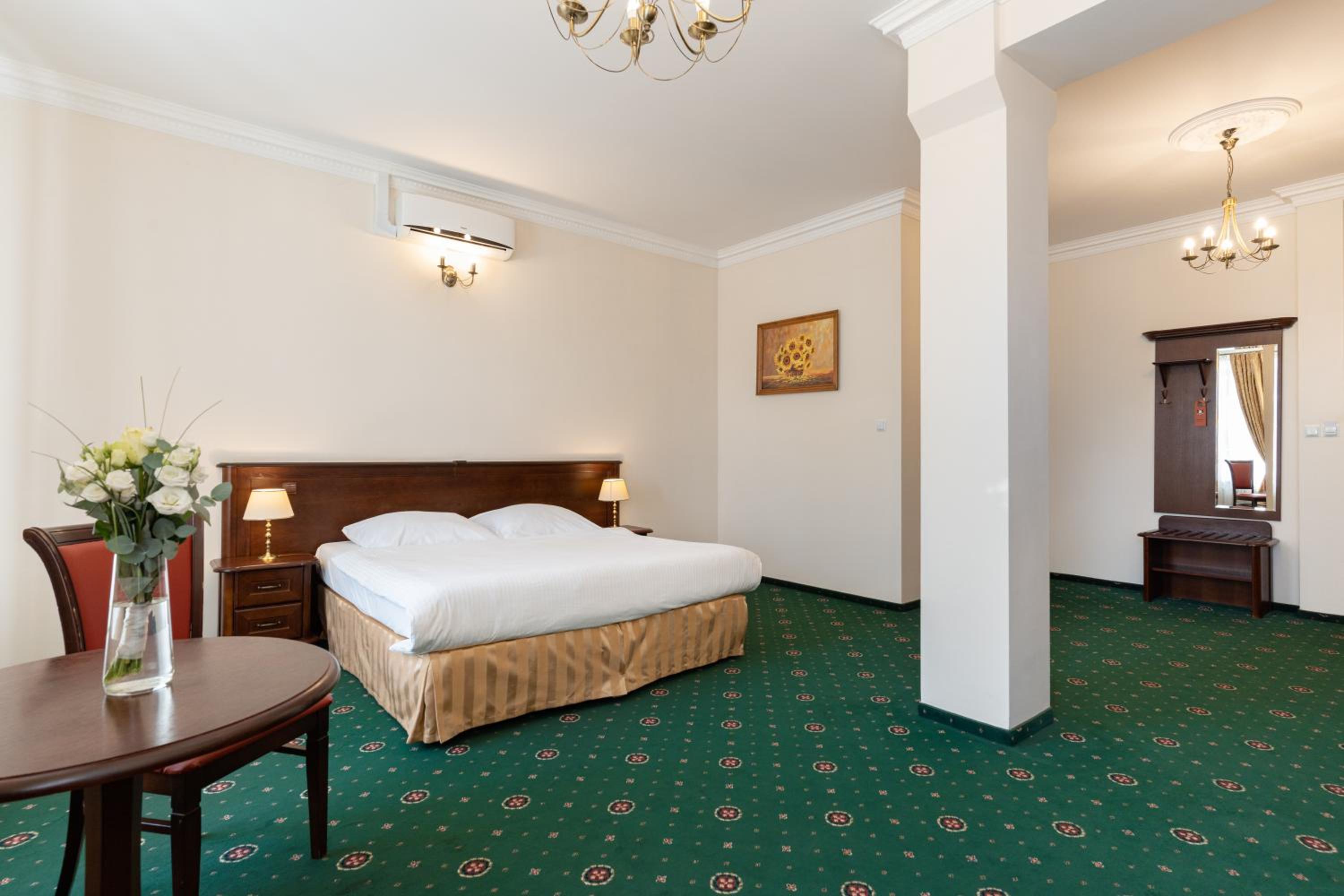 Superior King Room - Photo 6