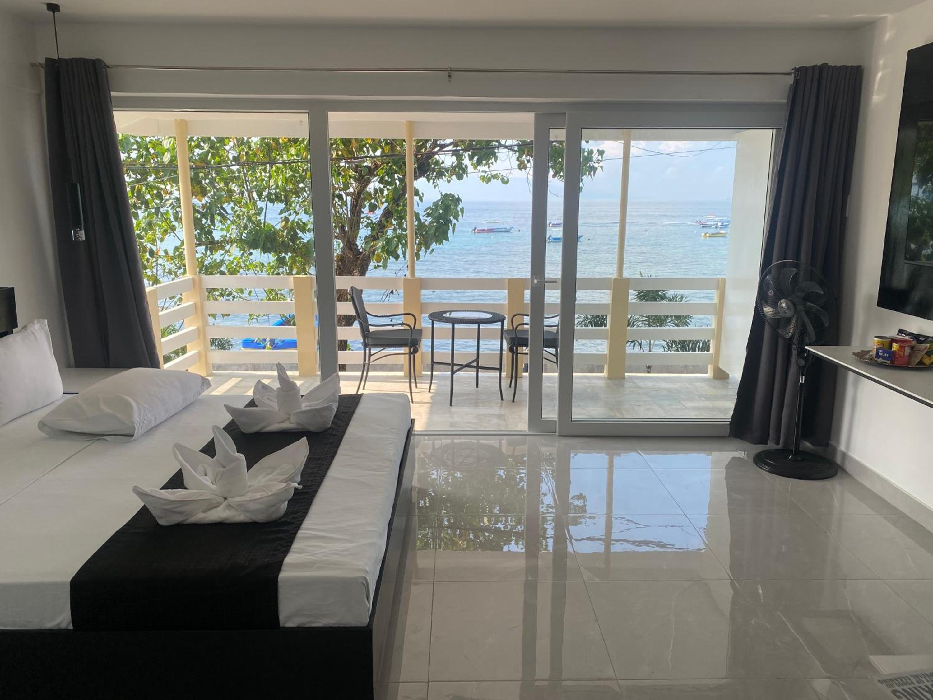 King Room with Sea View - Photo 1