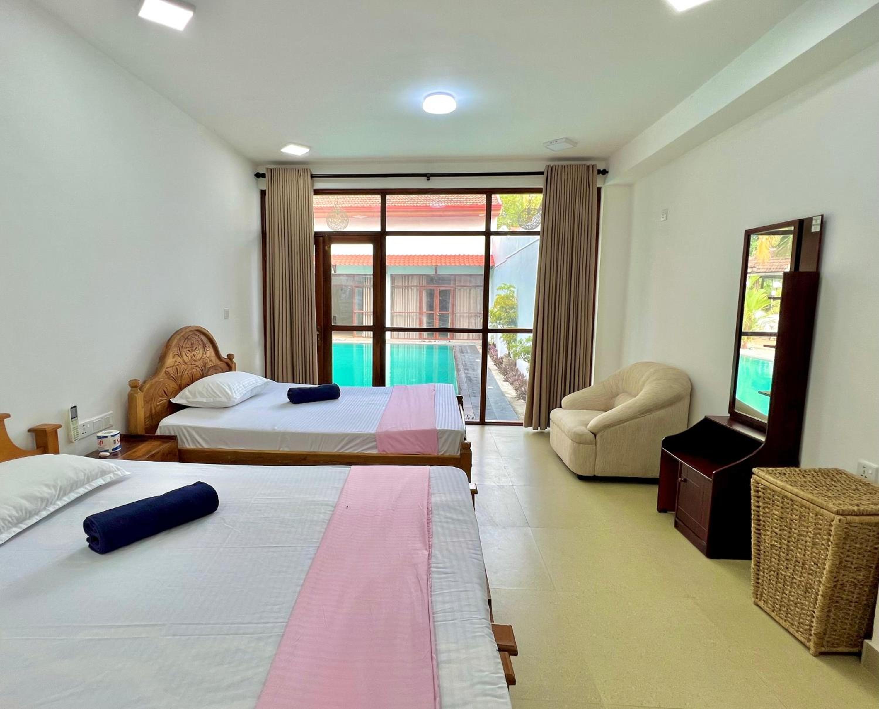 Triple Room with Pool View photo 2